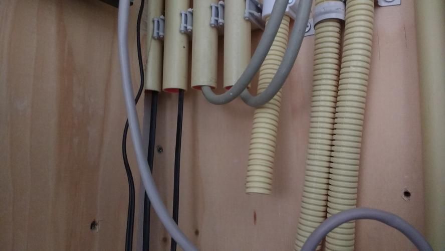 Doortrekken UTP kabel +/ 10m door bestaande PVC buis Werkspot