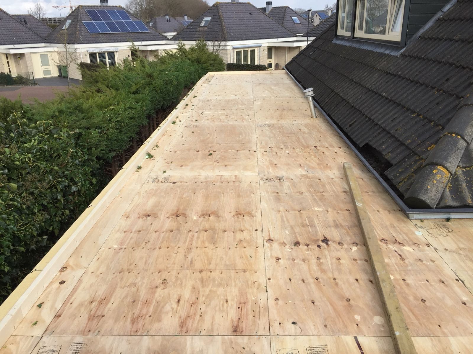 Plakken van het dak 45m2 (epdm/bitume) Werkspot