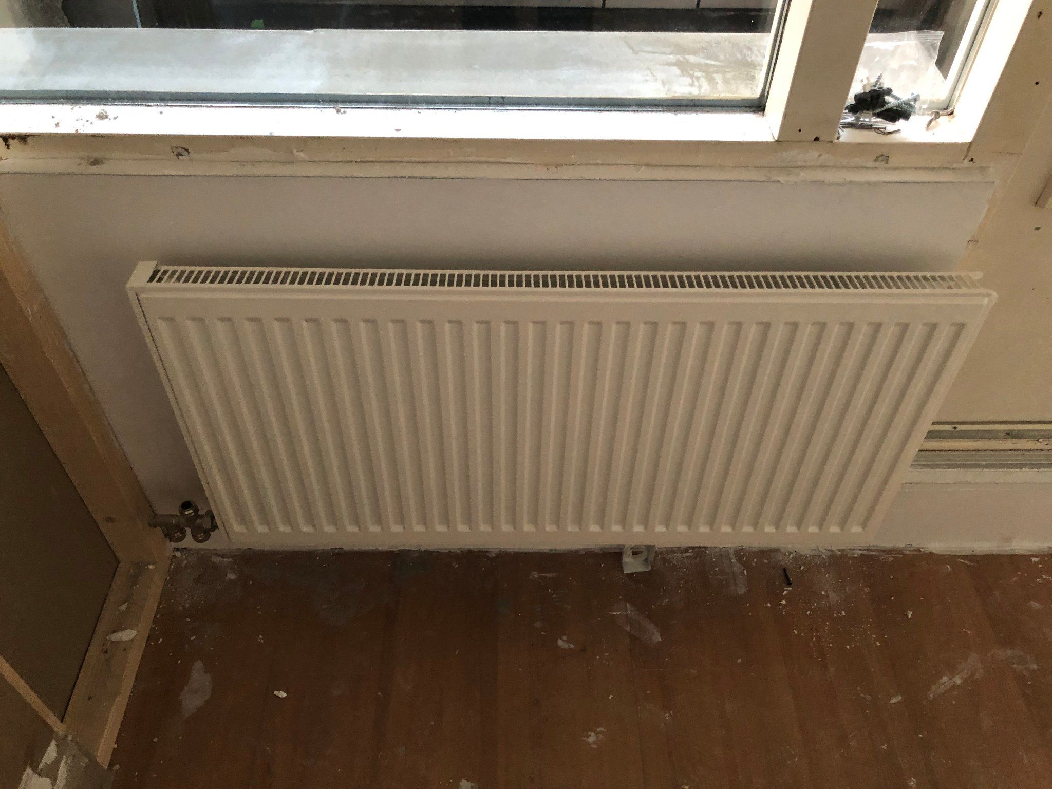 Stap voor Stap Badkamer Radiator Plaatsen: Zo Gebeurd