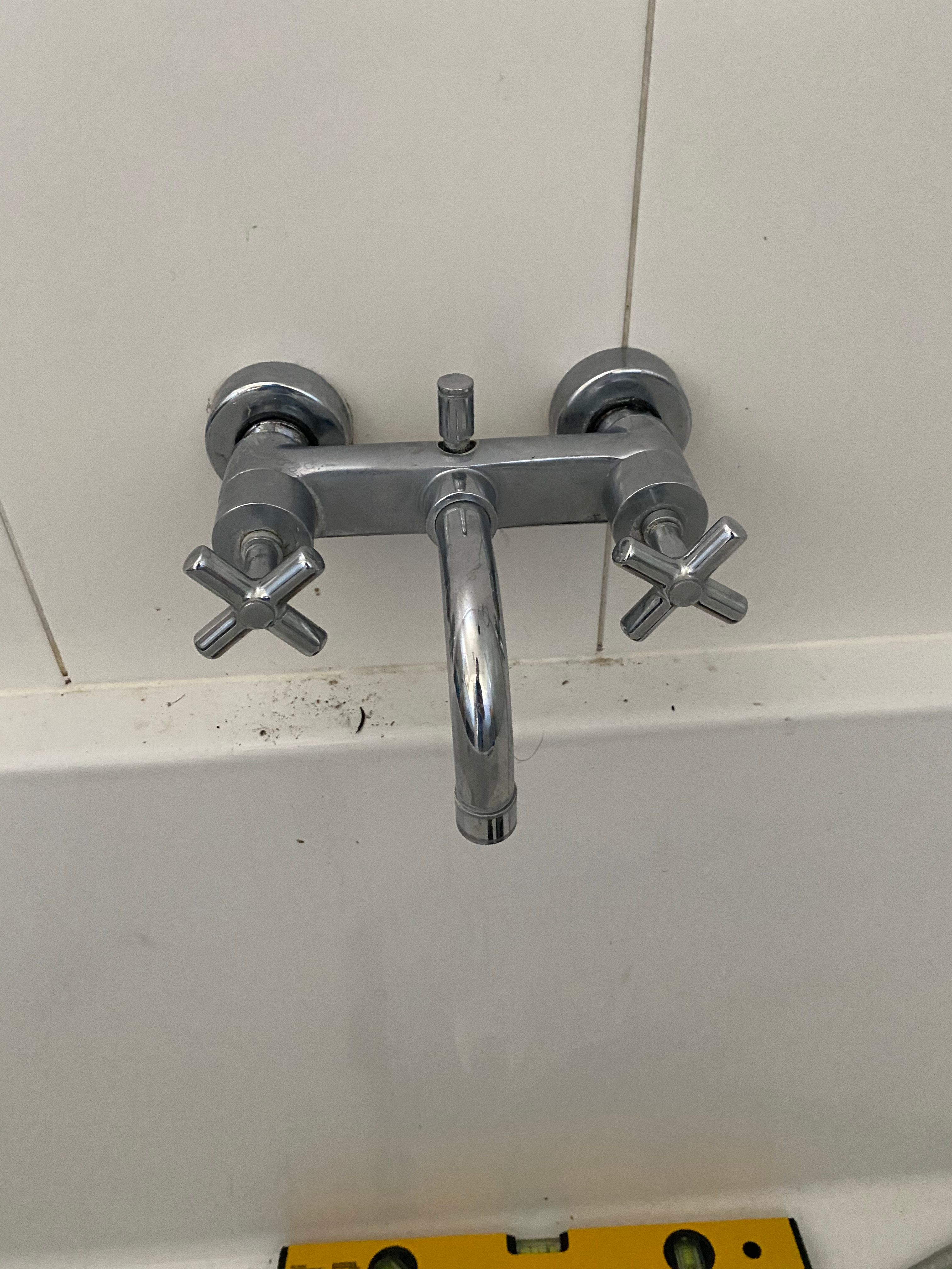 Kraan 1 kraan; Badkamer; Kranen installeren, Huidige kranen verwij