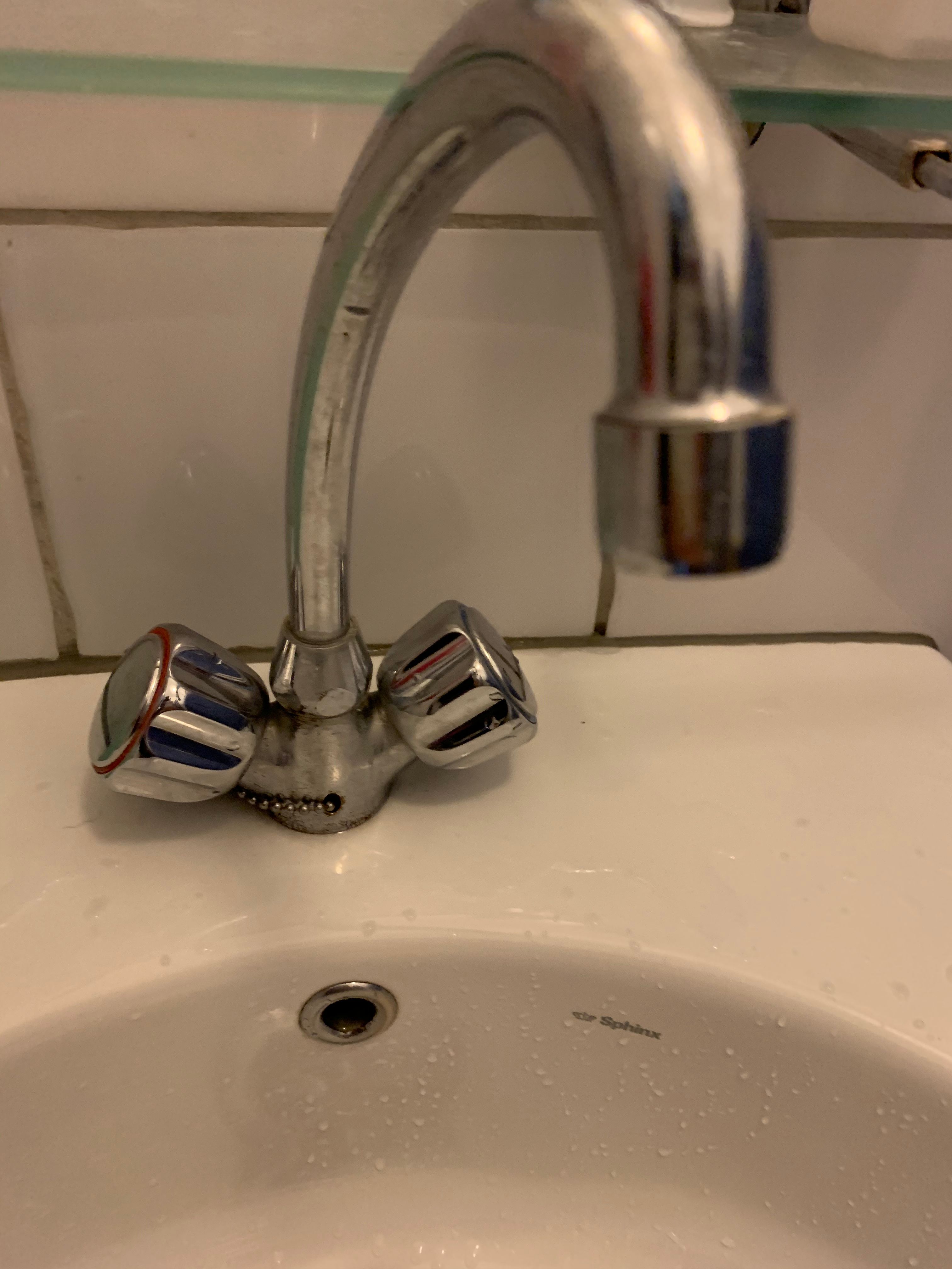 Kraan 4 kranen; Keuken, Badkamer, Meterkast; Kranen installeren, H