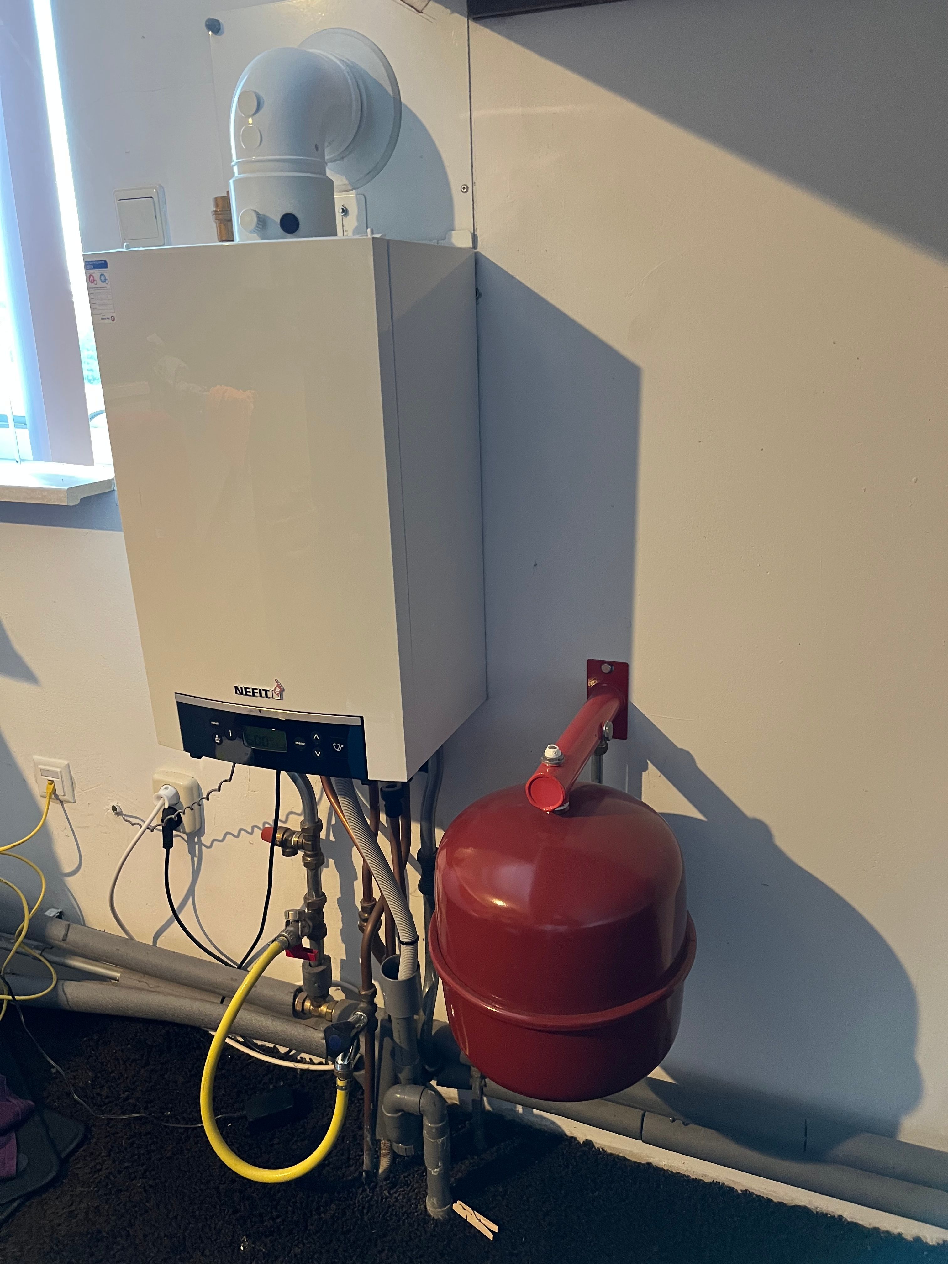 CVketel Installatie, Vervangen oude cv en nieuwe plaatsen; Zolder Werkspot