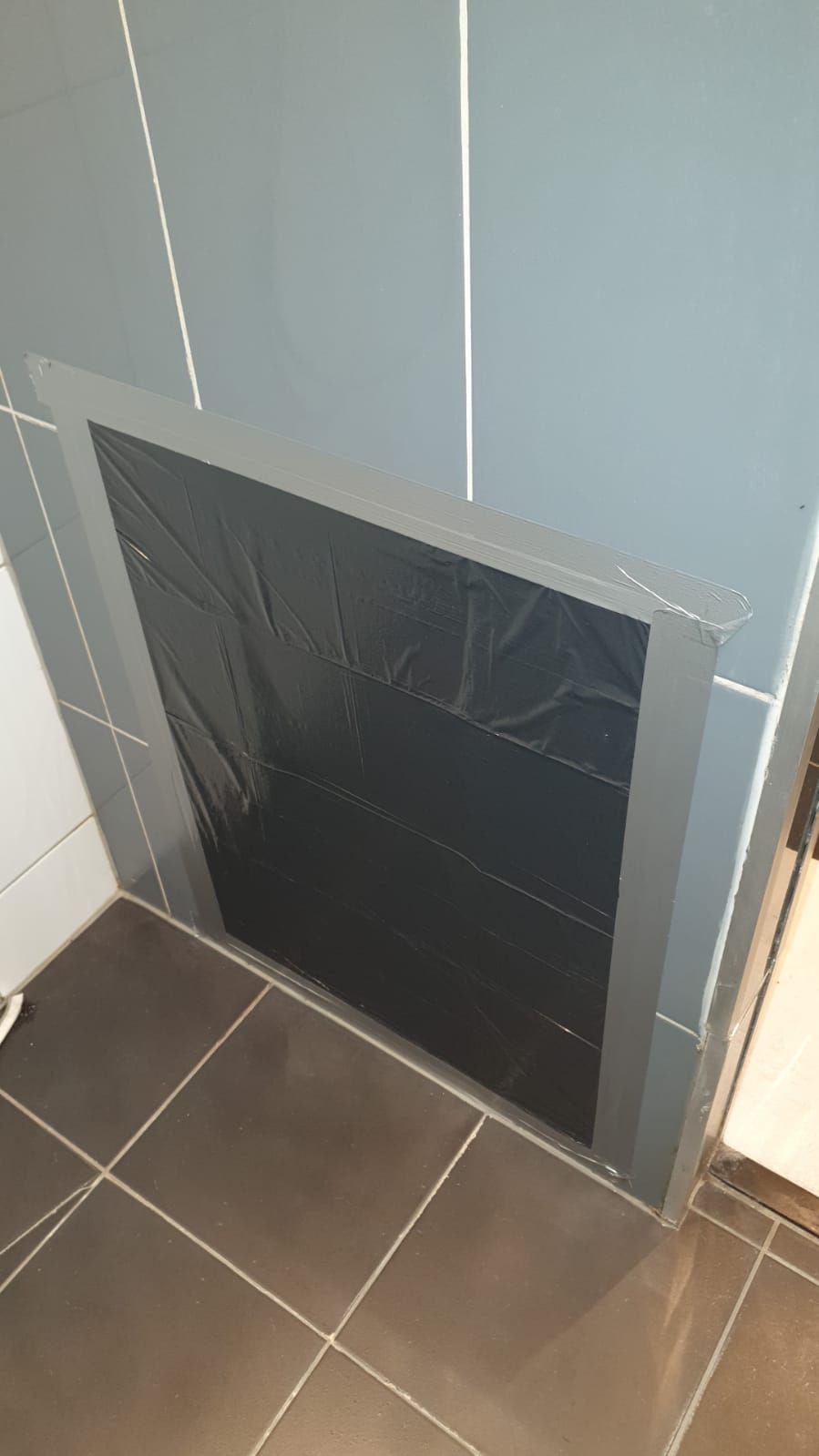 Badkamer Opnieuw voegen en kitten van douche Werkspot