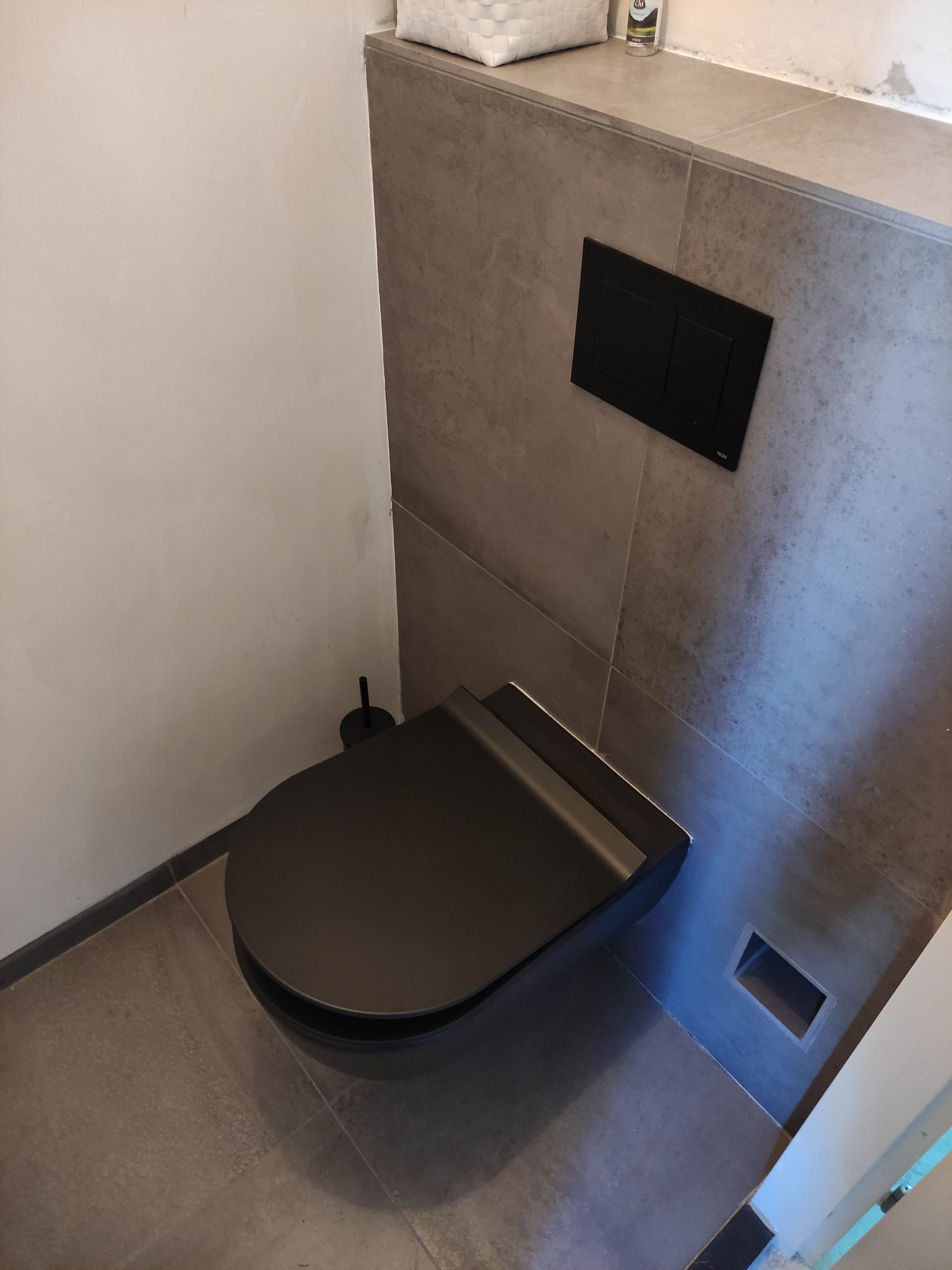 Kitten Toilet, Wastafel, Douche, Bad, Tegels Werkspot