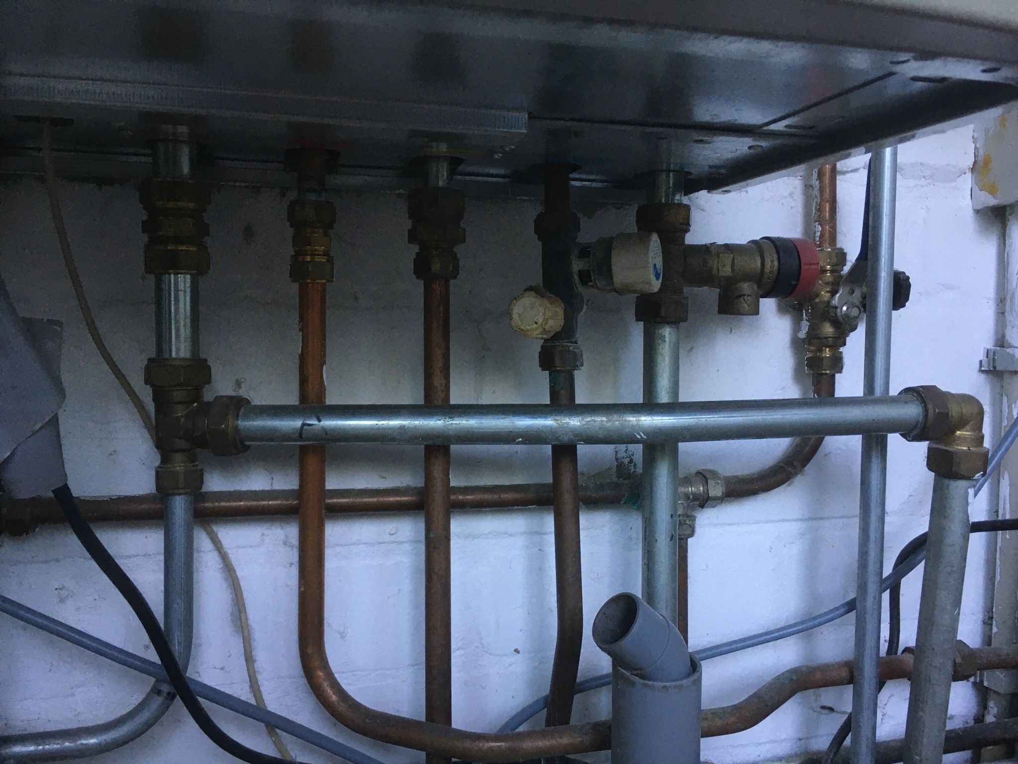 CVketel oude cv vervangen en nieuwe plaatsen of cv storing oploss... Werkspot