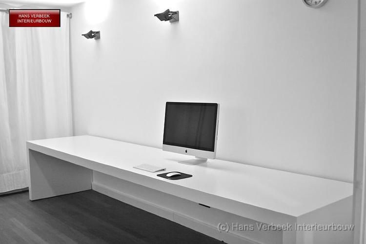 Internationale Orthodox Auroch Lang smal bureau van MDF (afgewerkt wit gespoten) - Werkspot