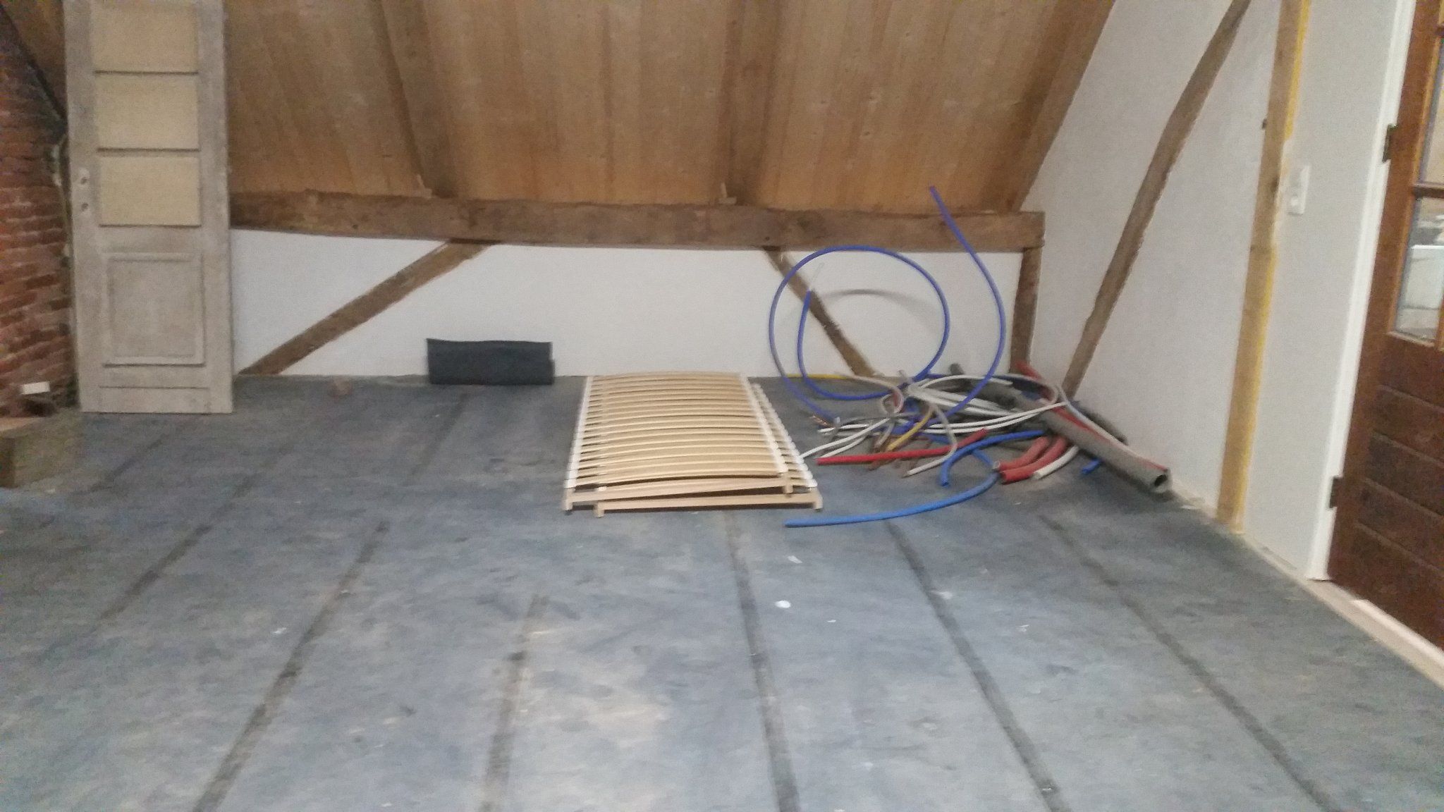 Laminaat leggen en houten grenen planken vloer leggen 150 a 200 m2 Werkspot