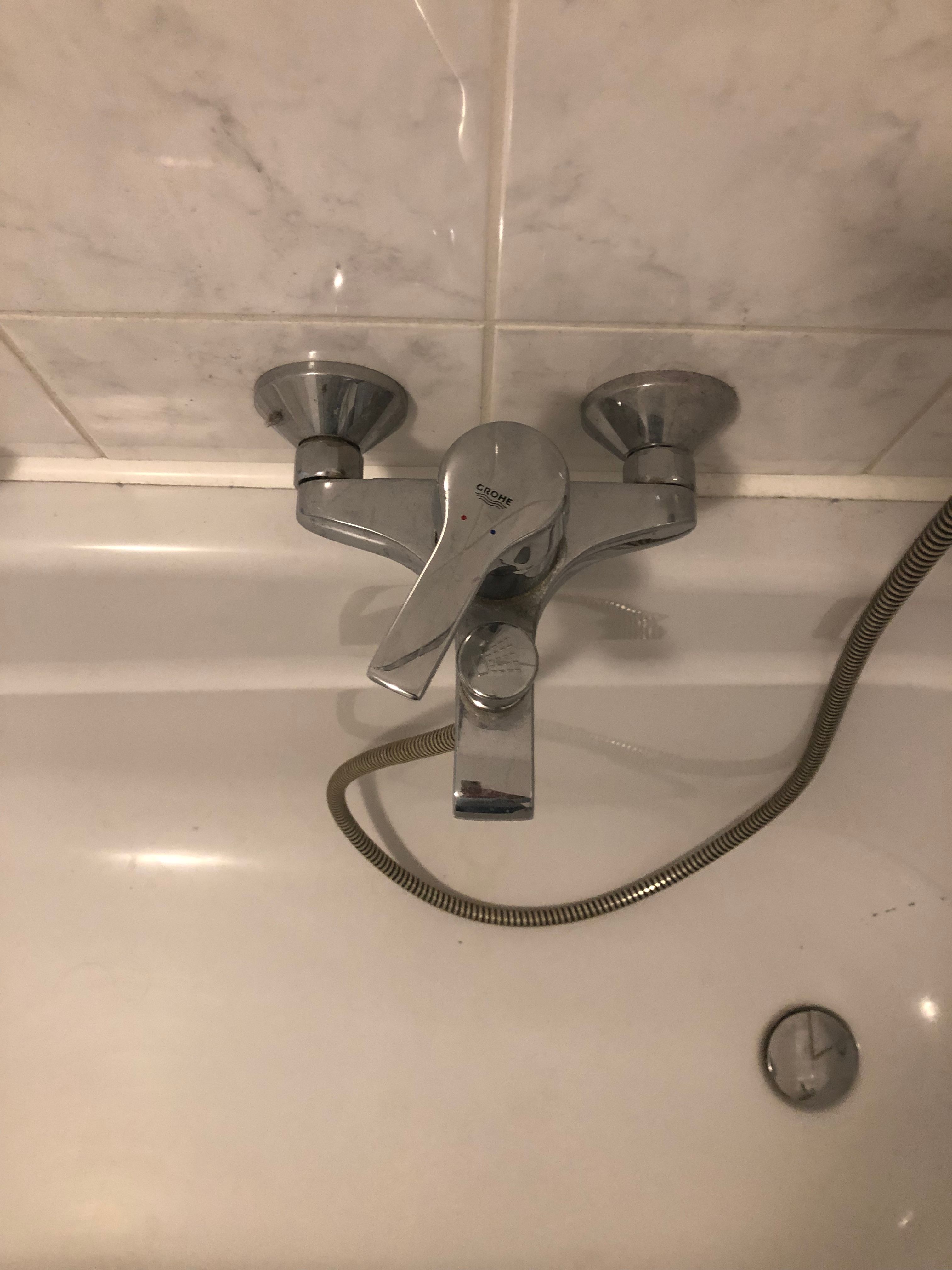 Kraan 2 kranen; Badkamer; Kranen vervangen en kraan aansluiten Werkspot