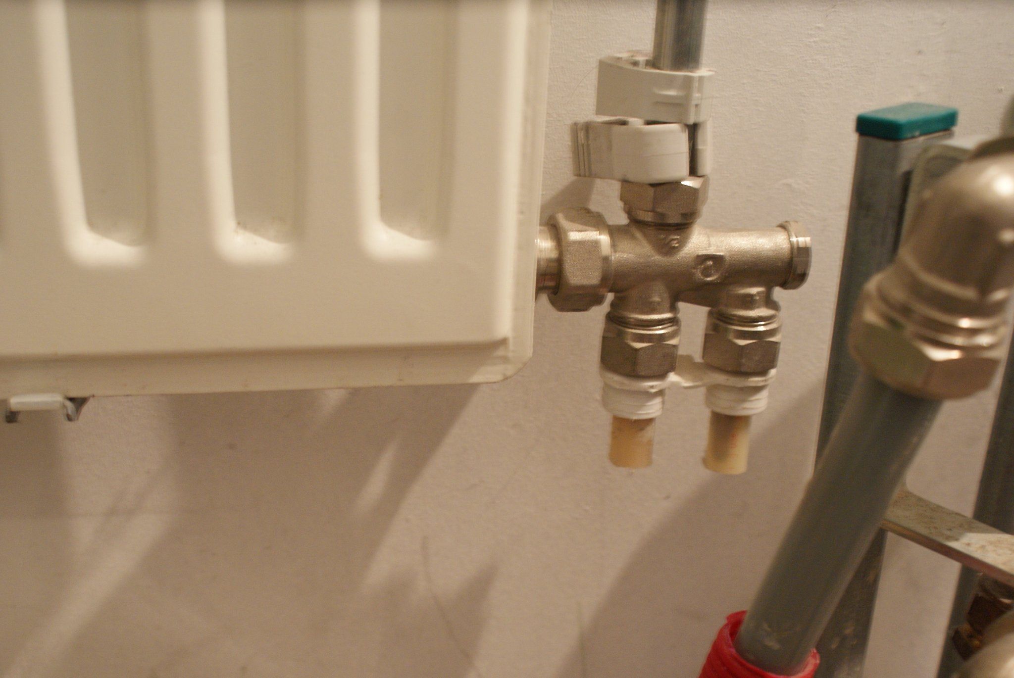 radiator plaatsen en aansluiten Werkspot