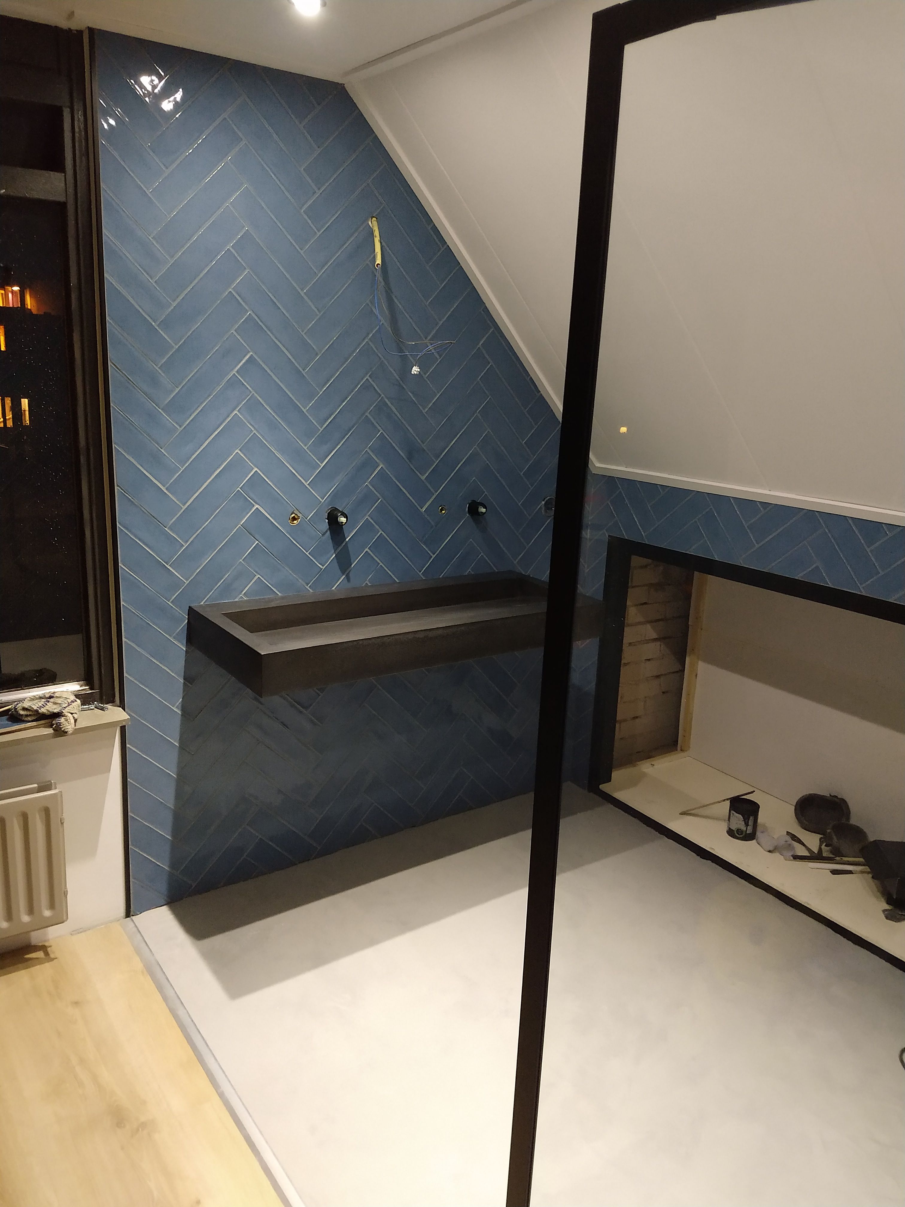 Kitten Toilet, Wastafel, Tegels, Plafond Werkspot