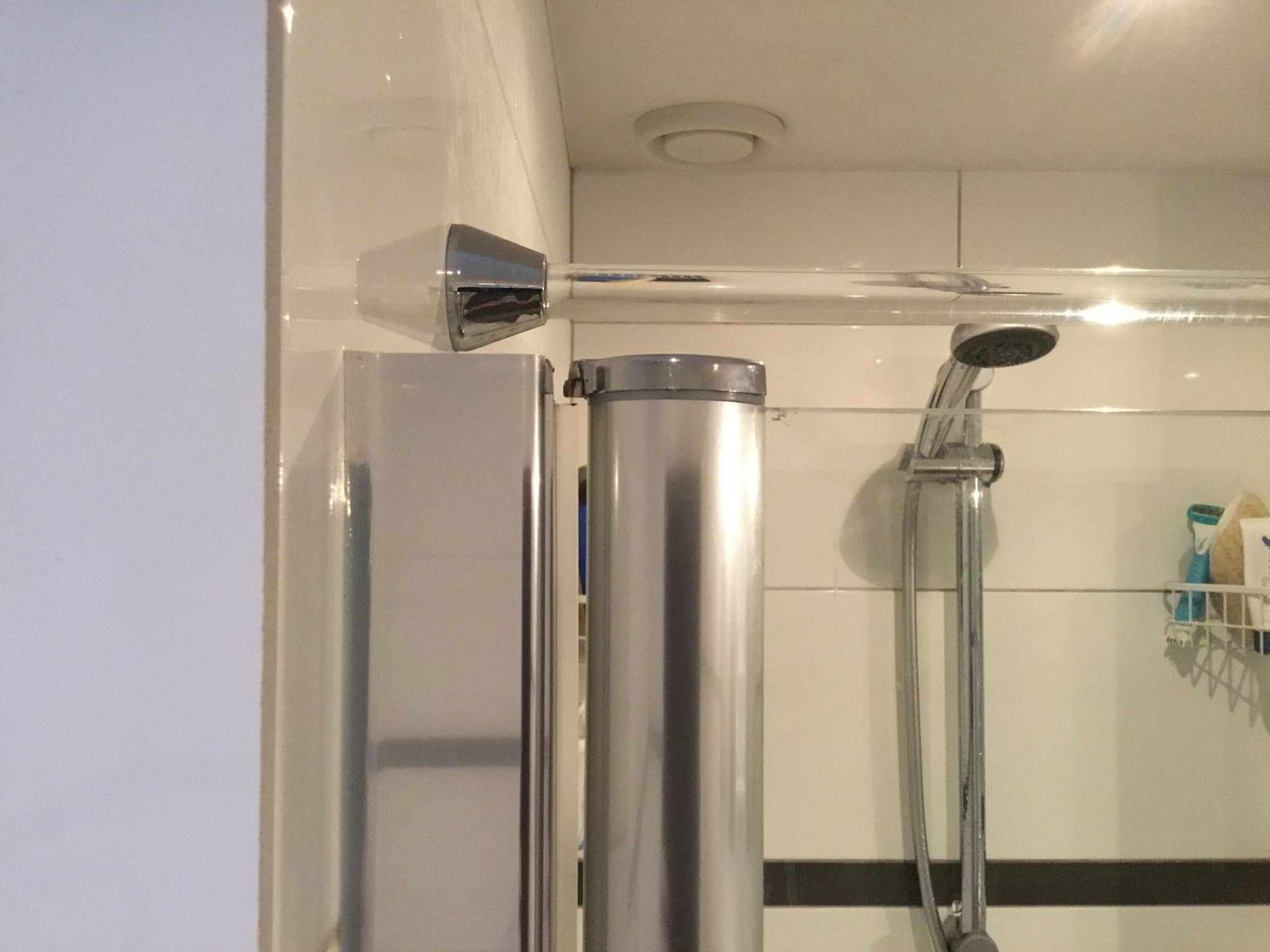 Douchedeur maken, scharnier is kapot Werkspot