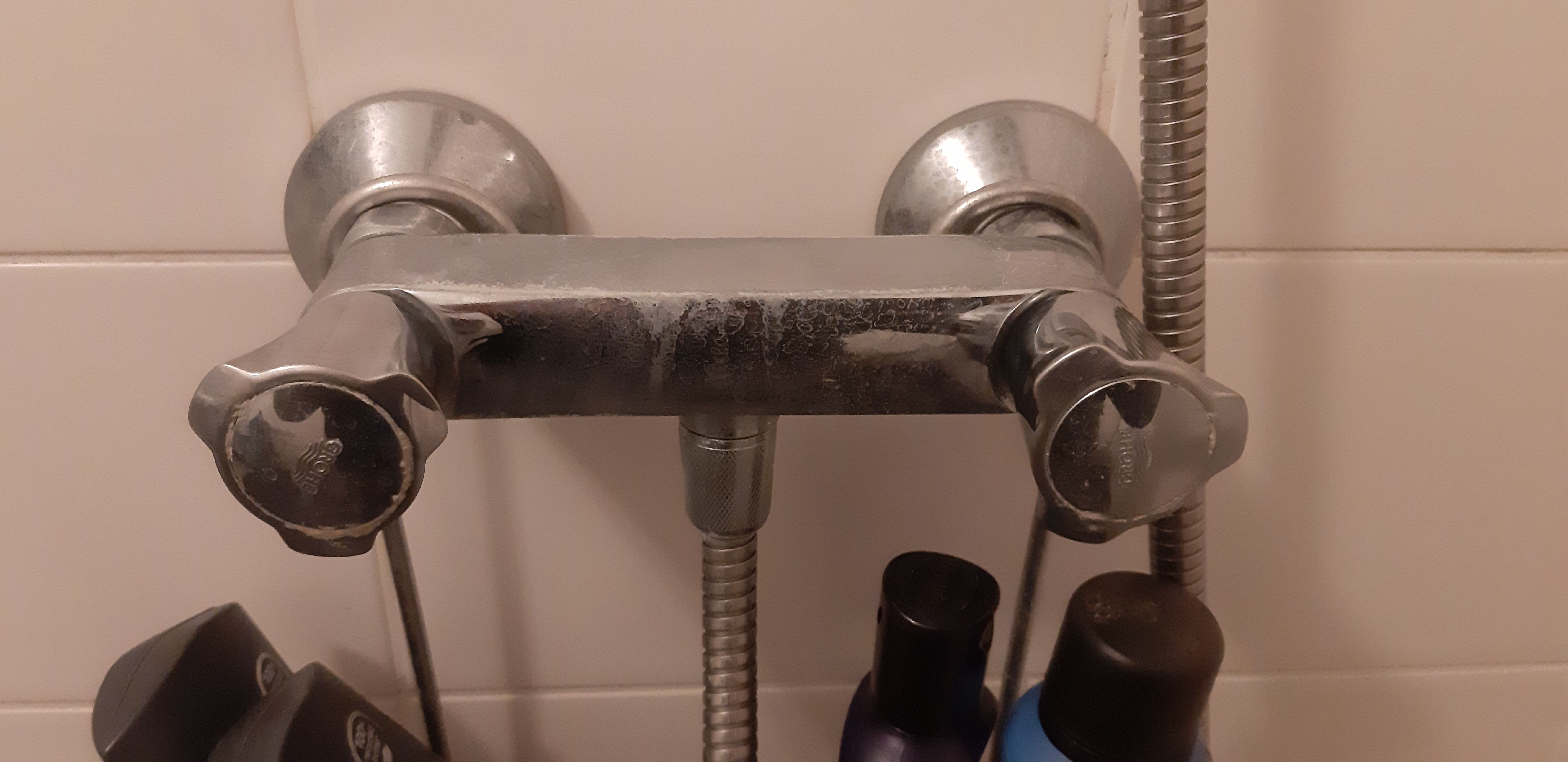 Kraan 1 kraan; Badkamer; Kranen installeren, Oude kraan demonteren