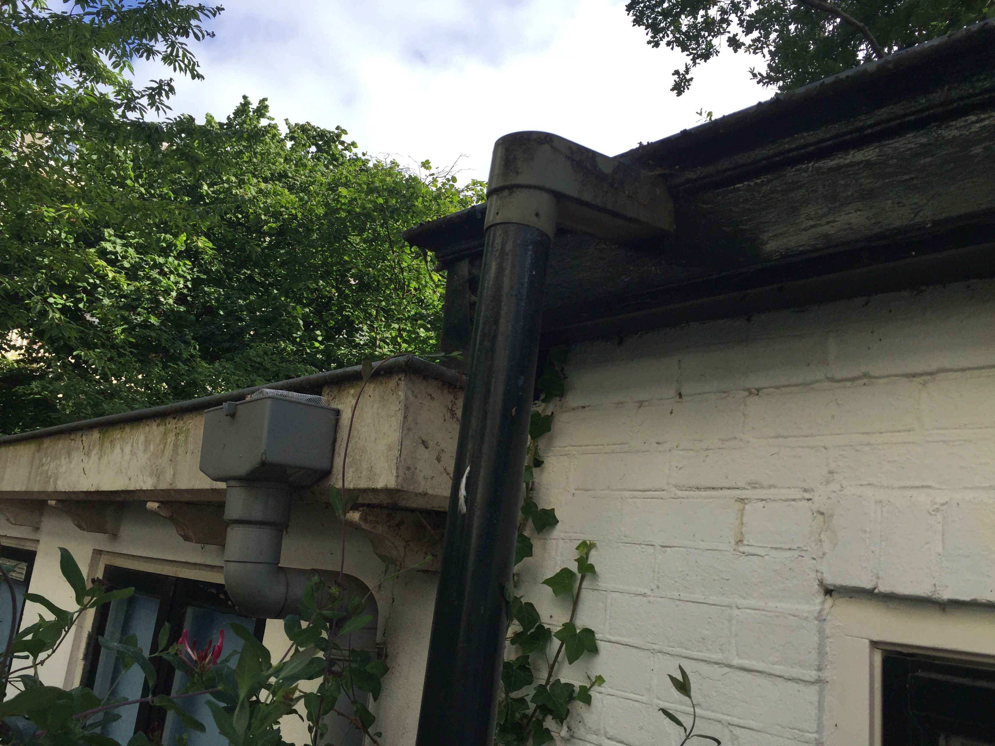 thumbnail: Kant-en-klare Dakafvoer Voor Garage & Carport - Met Bitumen Flens & Bladvanger, 60 Mm