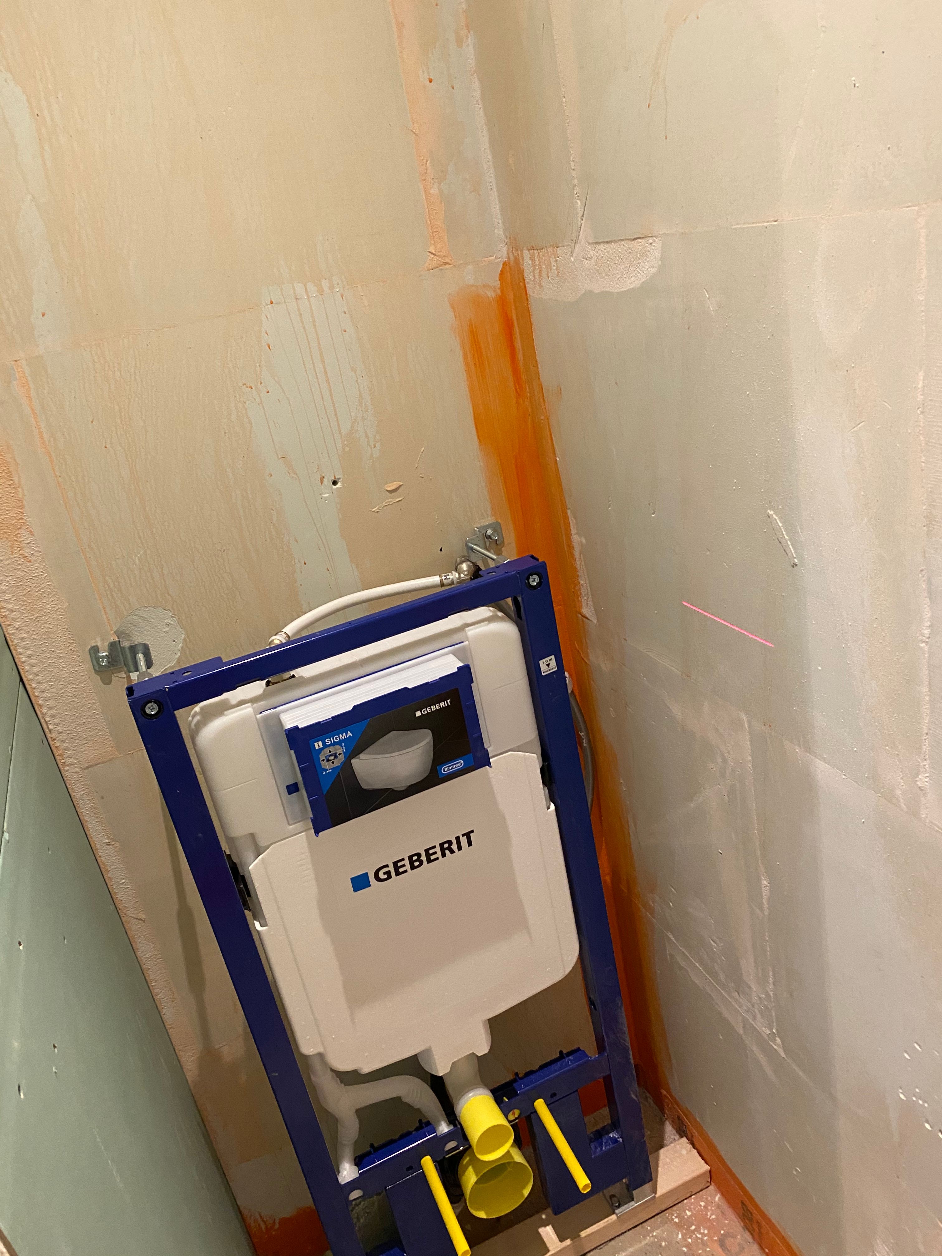 Badkamer Toilet ombouw plaatsen 2x, boven en beneden Werkspot