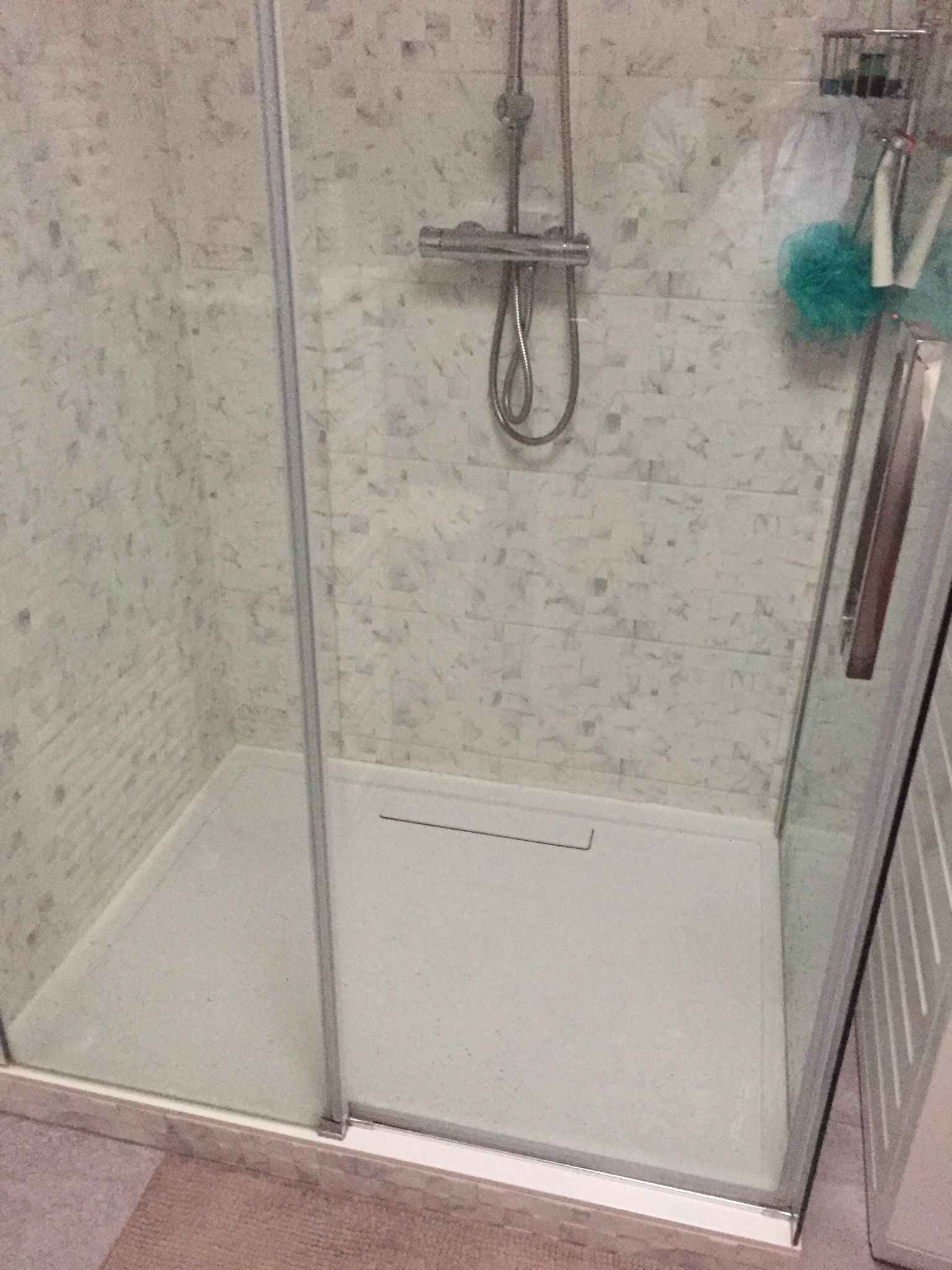 Silicone Kit in Shower Area Werkspot