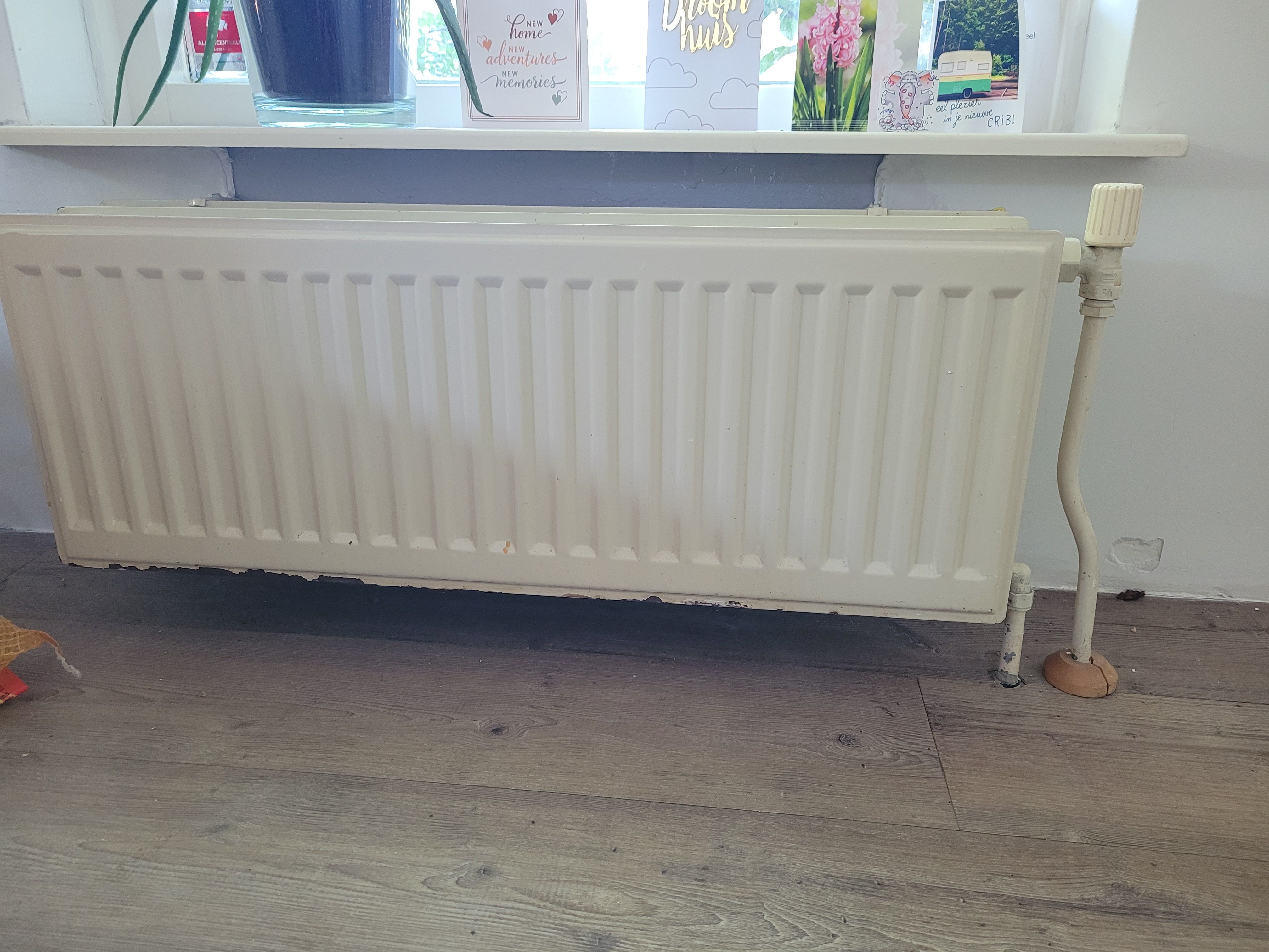 Radiatioren plaatsen of vervangen 2 radiatoren; Radiator verwijderen Werkspot