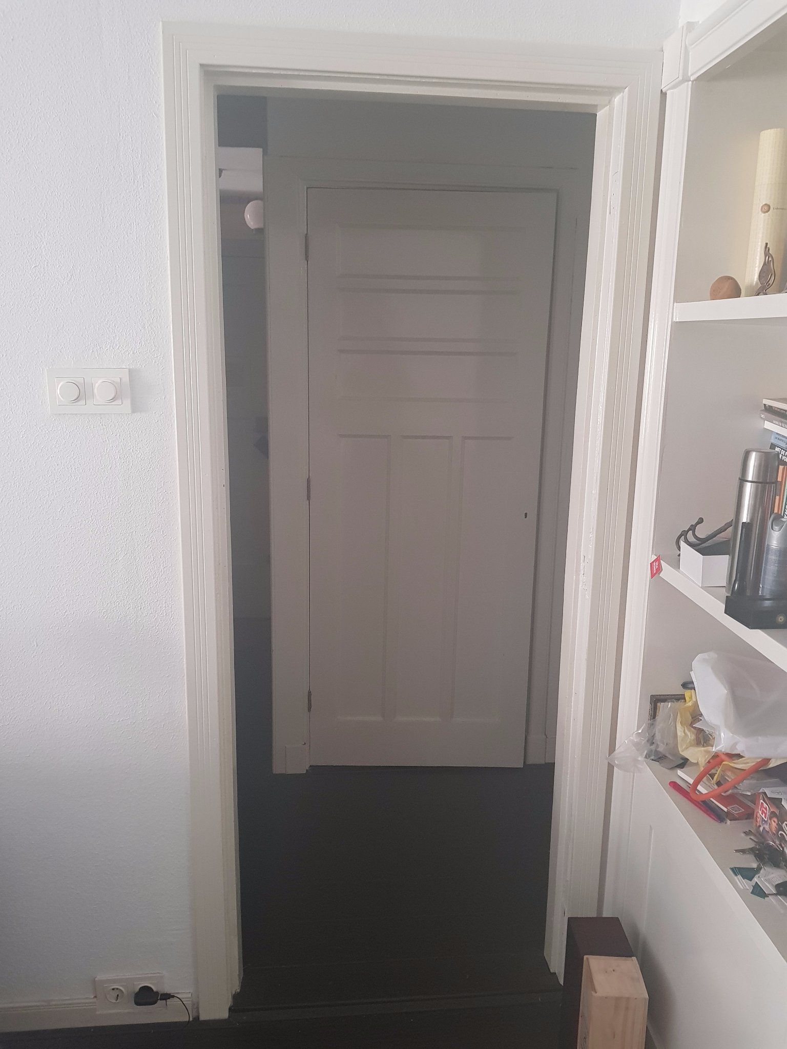 Deurbeslag bevestigen en deur afhangen Werkspot
