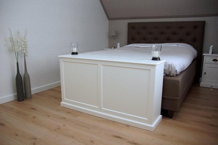 kast voeteneind bed met tvlift Werkspot