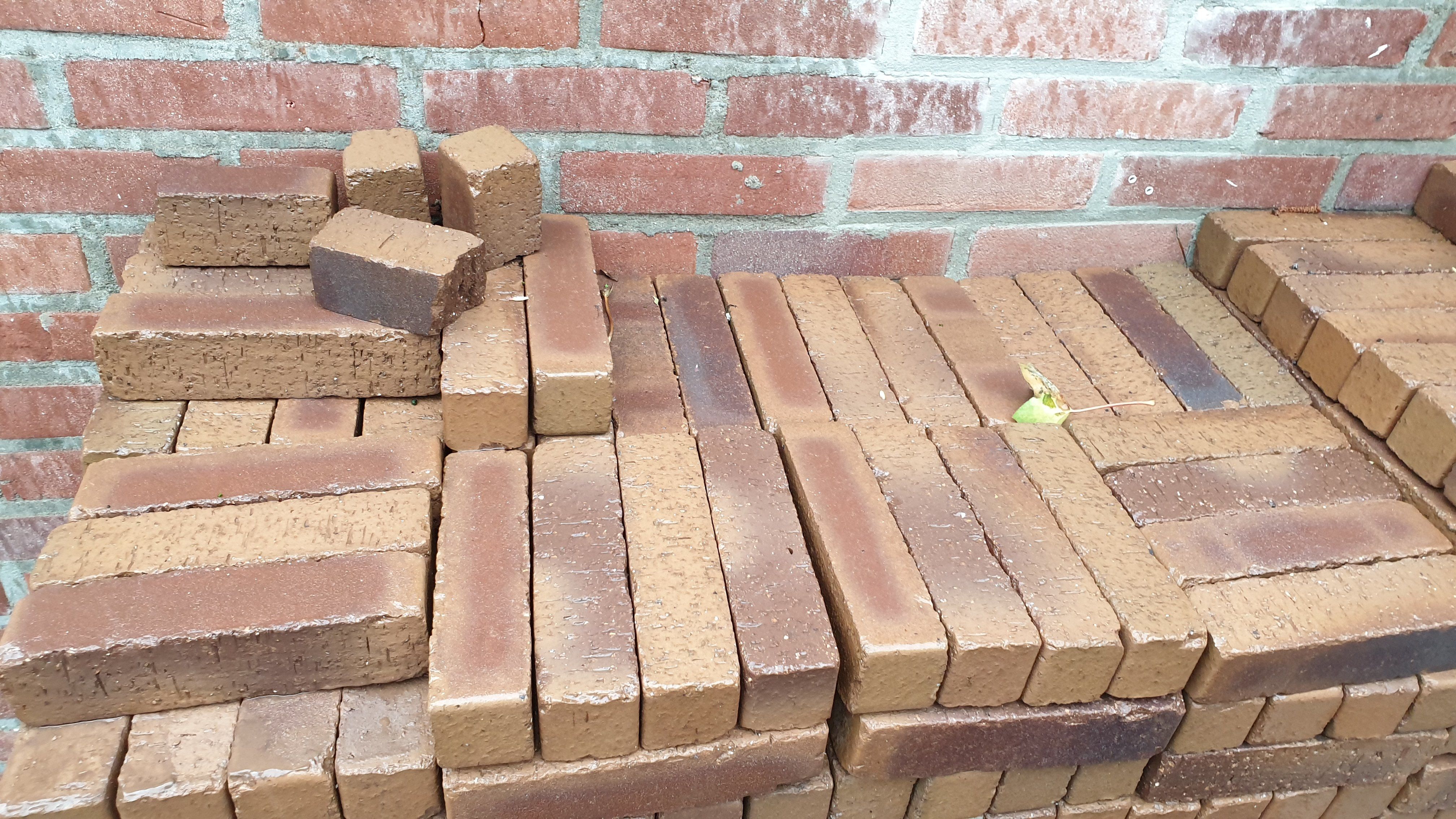 Bestrating: 30 m2; Tuin of Patio; Bakstenen - Werkspot