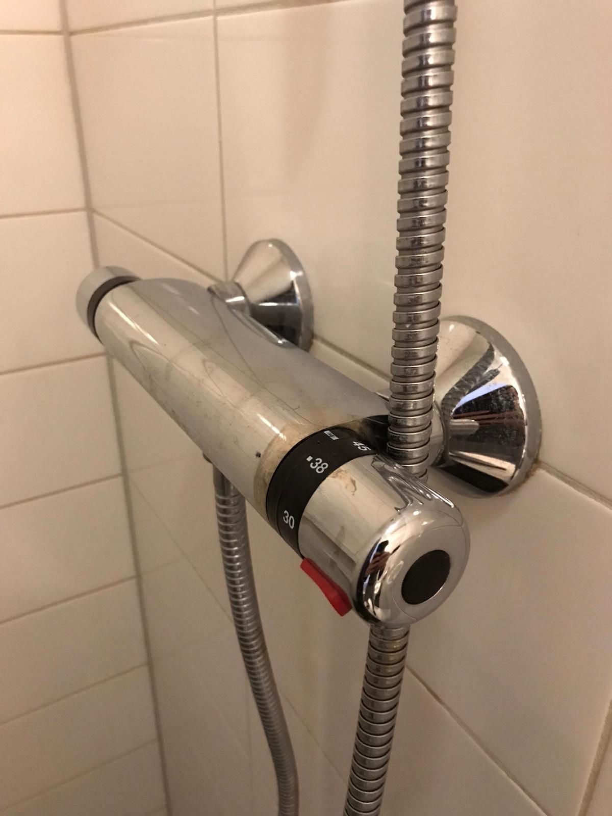 Kraan 1 kraan; Badkamer; Kranen repareren, Douchekraan zit vast Werkspot