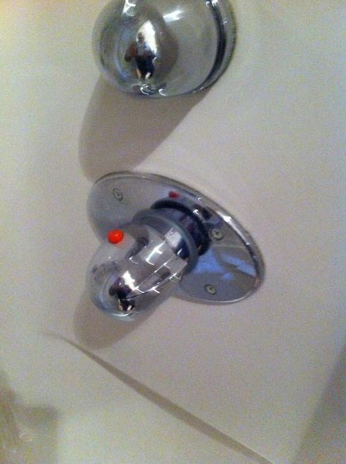 Repareren/vervangen van een thermostaatkraan in een douchecabine Werkspot