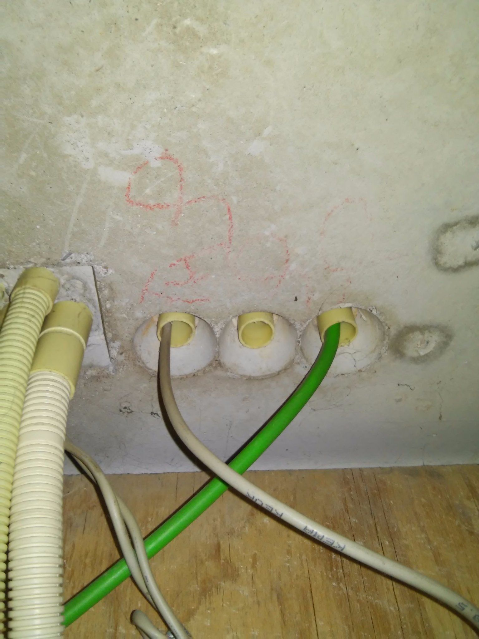2 Utp kabels trekken door 1 ingebouwde elektrabuis Werkspot