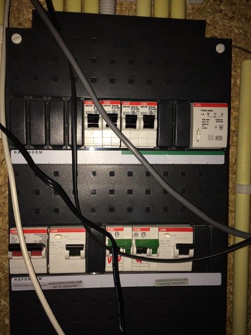 Plaatsen 3fase aansluiting in meterkast en stopcontact in de keuke... Werkspot