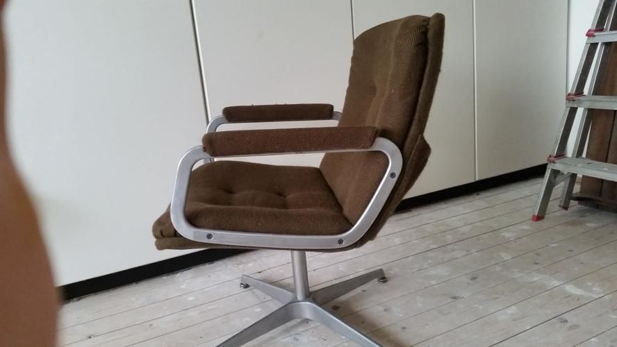 Met leer bekleden Artifort stoeltje Werkspot