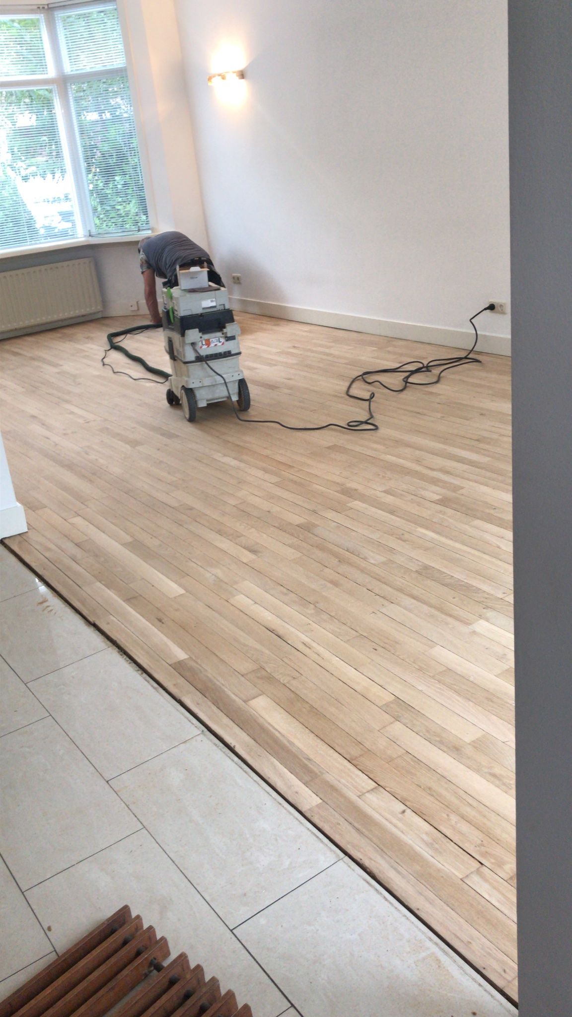 Vloeren 26 m2; Vloer schuren, Vloer lakken, Whitewash; Massief parket