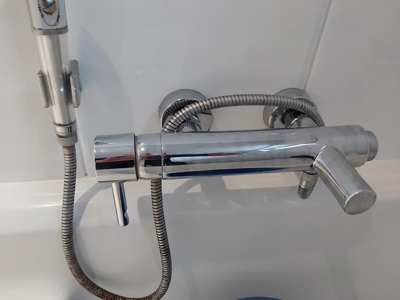 Kraan 2 kranen; Badkamer; Kranen repareren Werkspot