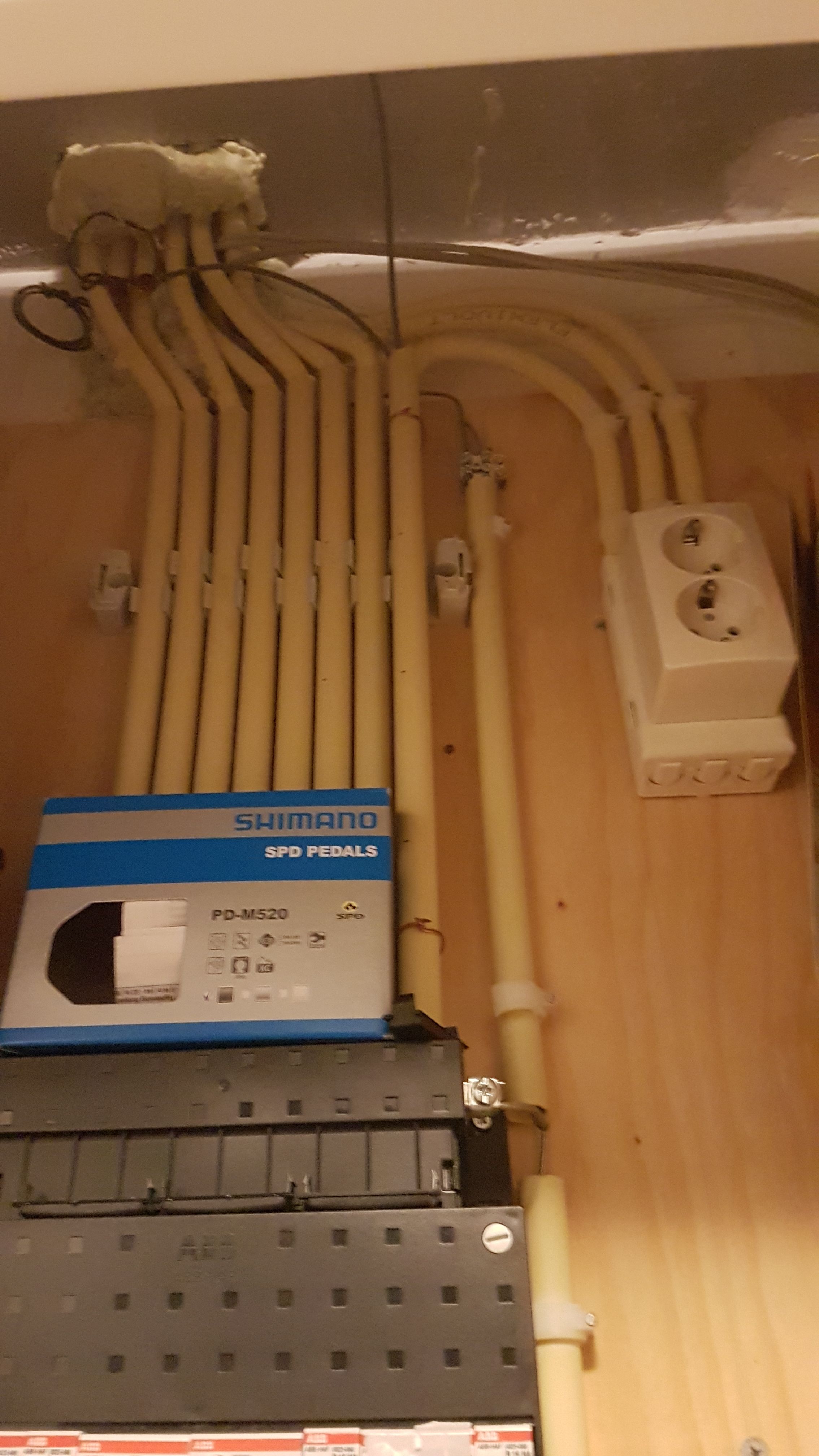 Netwerk kabel Reparatie; UTP KABEL TREKKEN DOOR BESTAANDE LEIDING... Werkspot