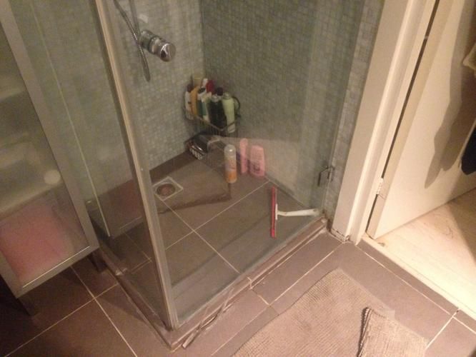 Kitten en voegen nav lekkage douche Werkspot