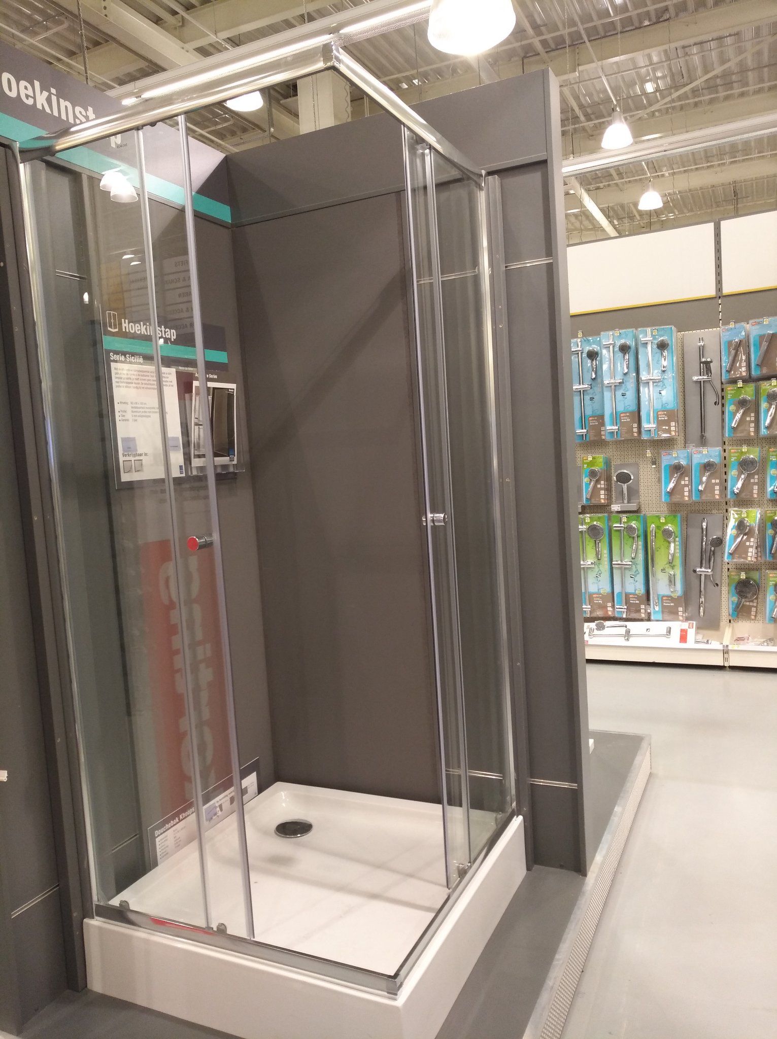 Douchecabine en badmeubel monteren in badkamer Werkspot