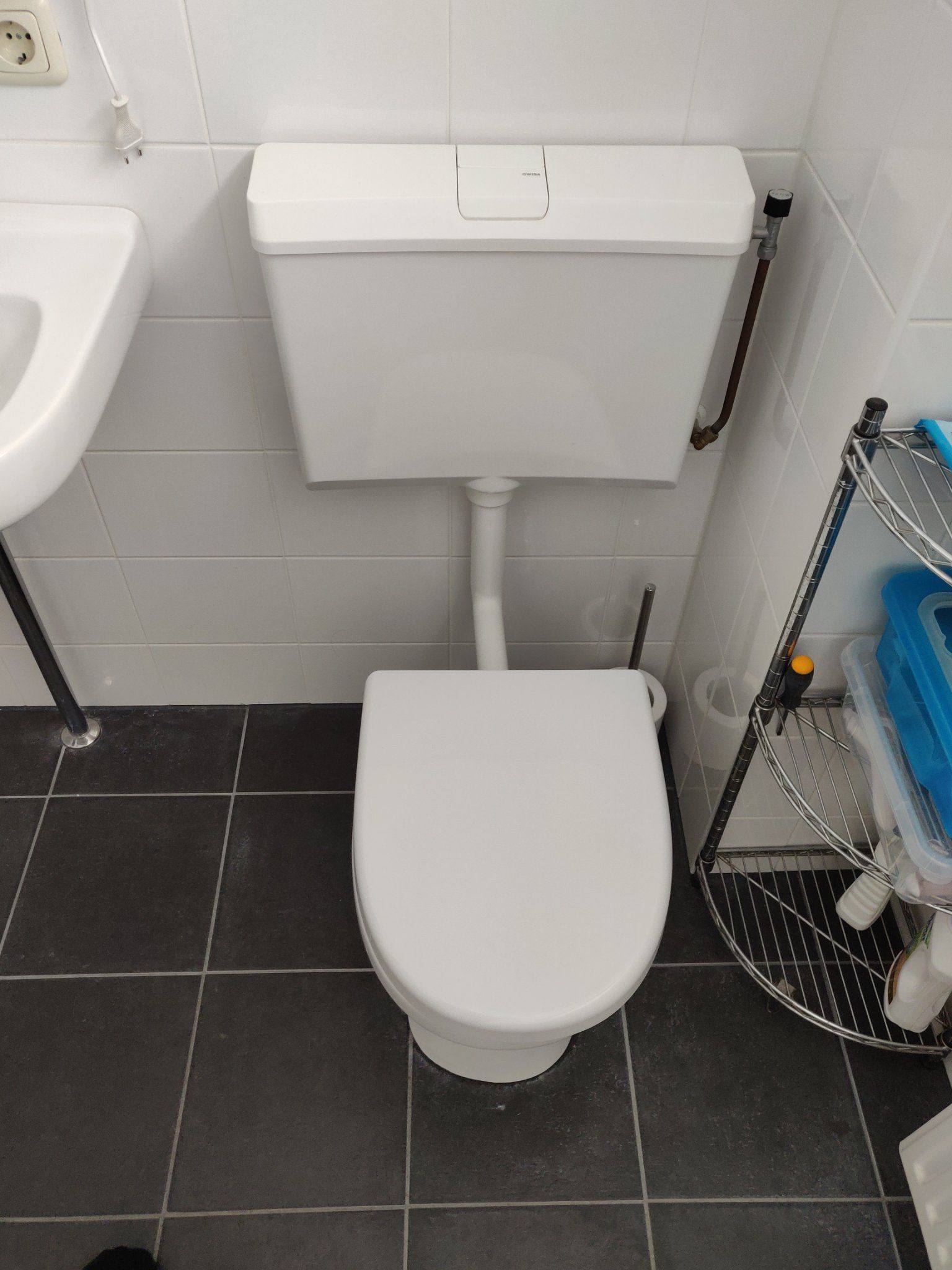 Hangend toilet installeren Werkspot