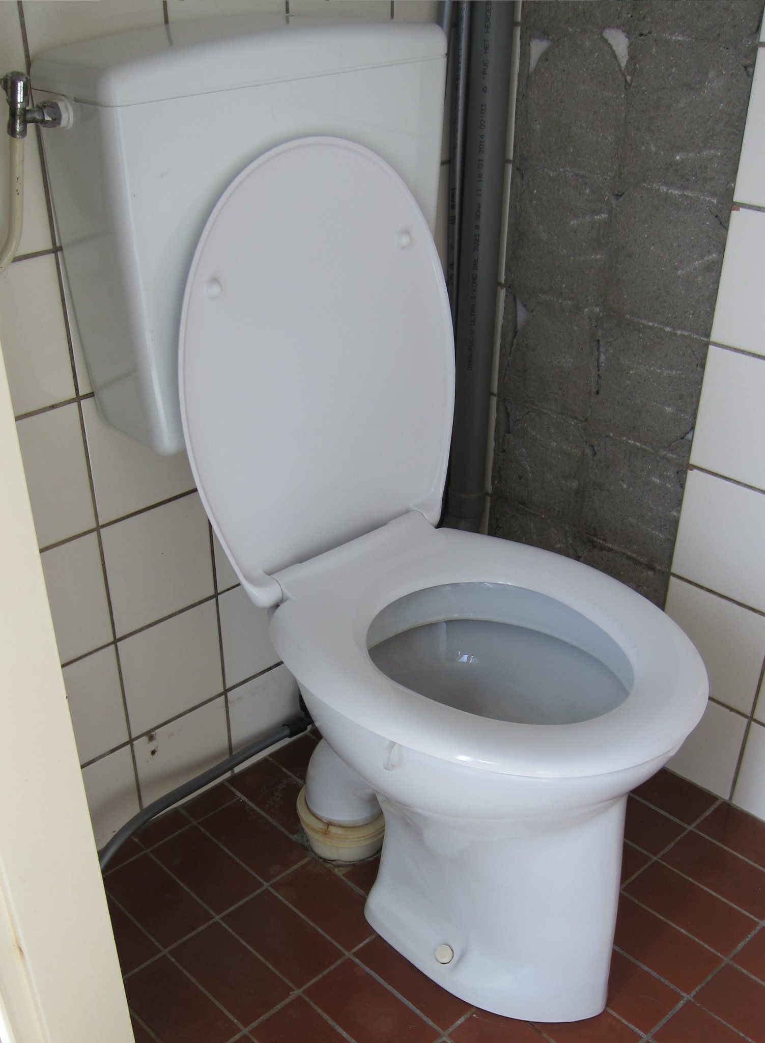 Hangend toilet plaatsen en aansluiten Werkspot