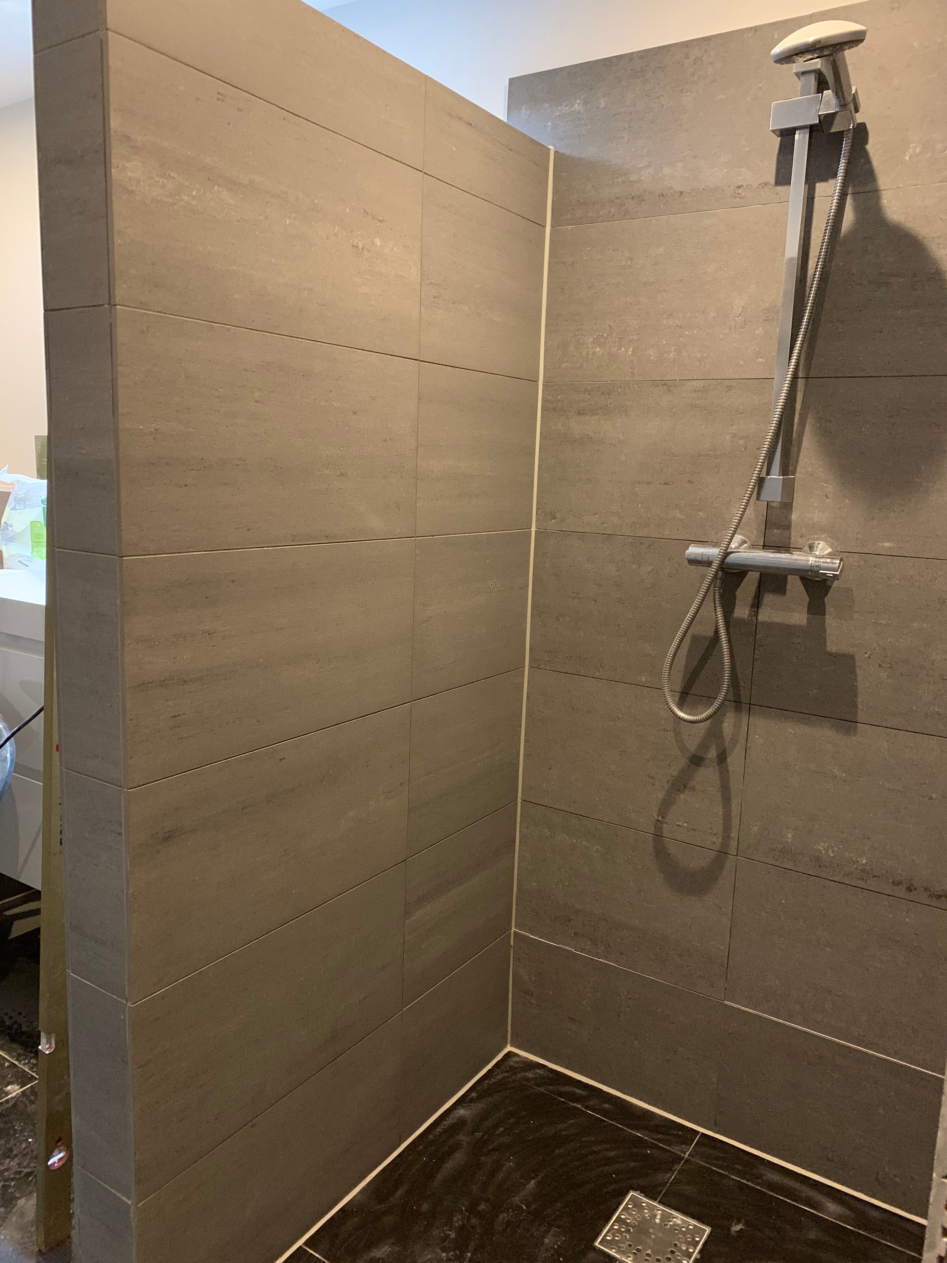 Kitten Toilet, Douche, Tegels Werkspot