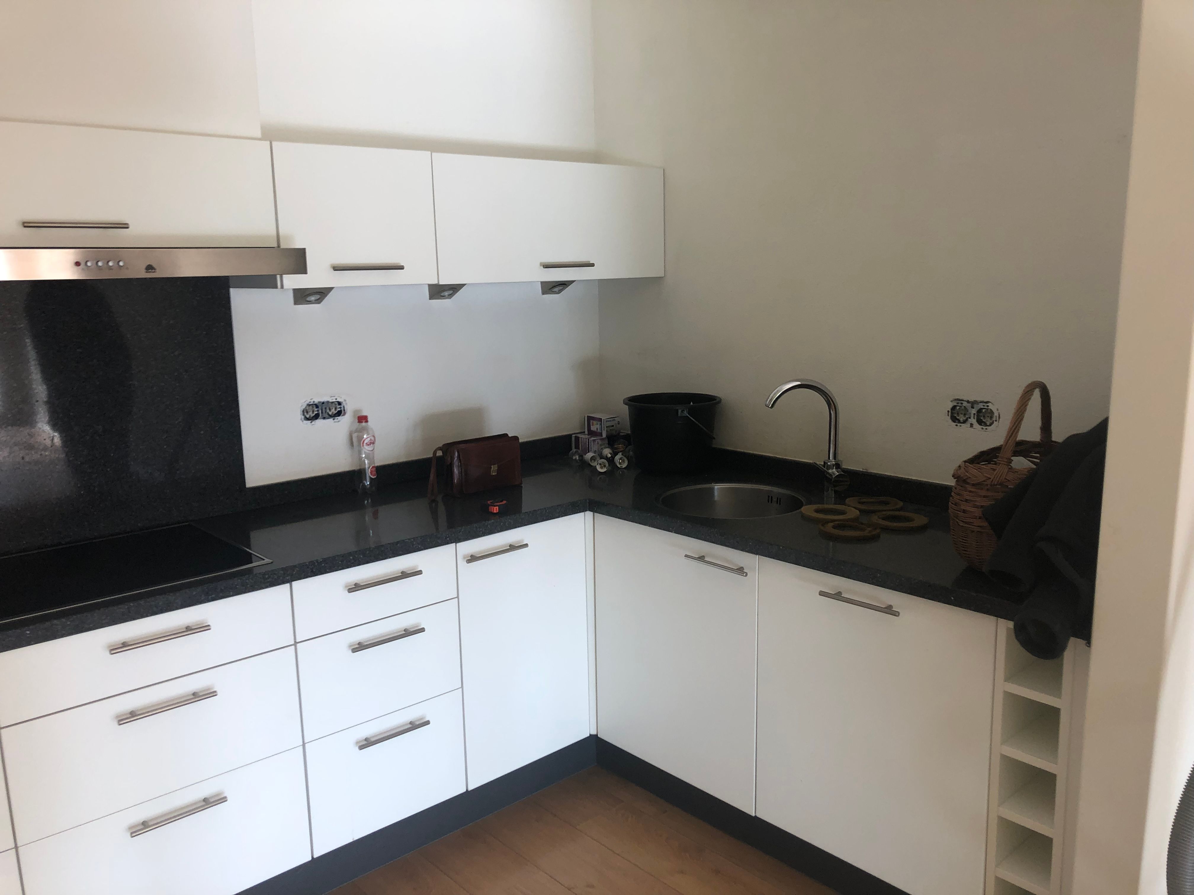 Keuken montage: Aanrecht, Gootsteen, Vaatwasser, Oven, Magnetron, K