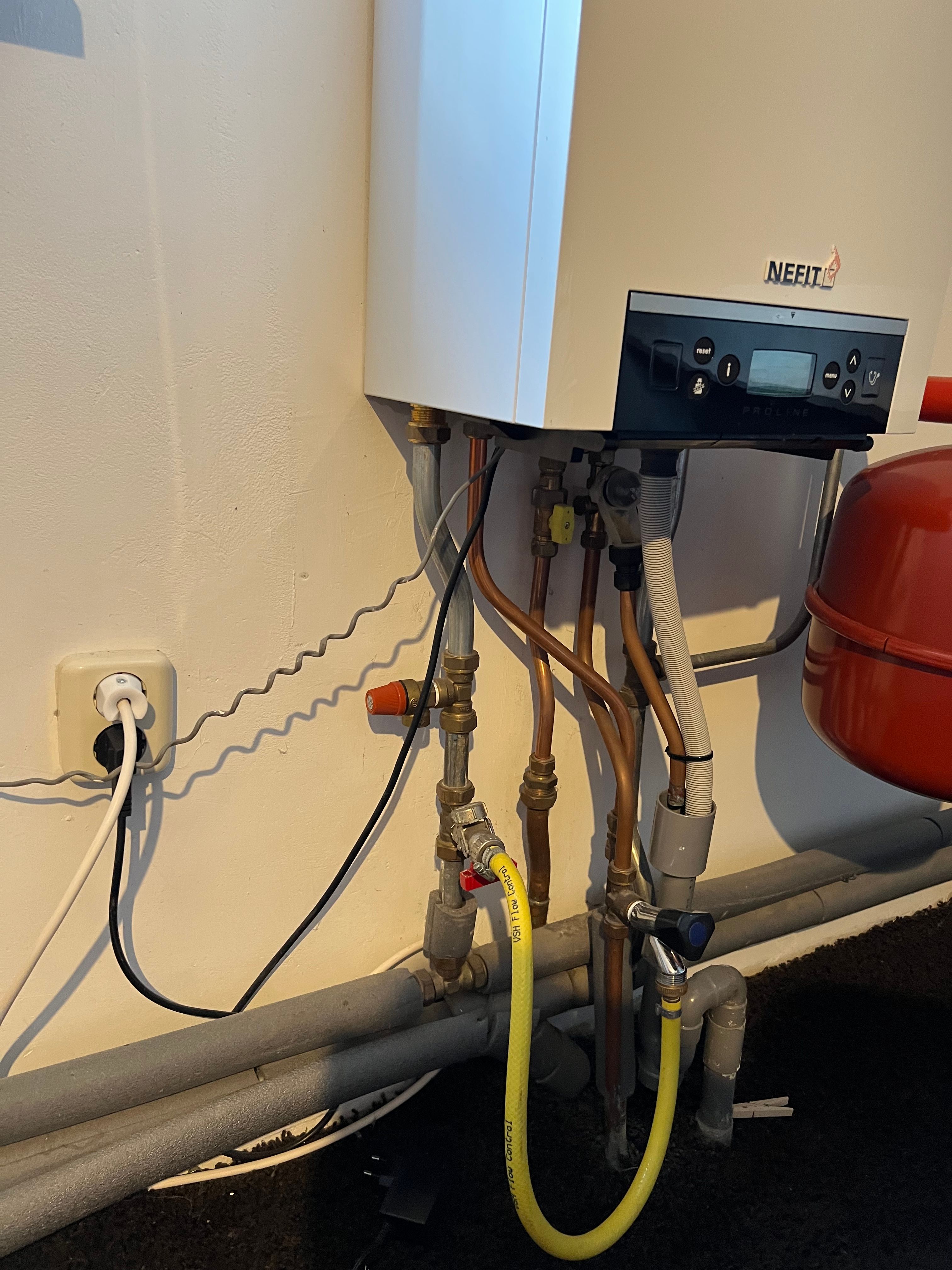 CVketel Installatie, Vervangen oude cv en nieuwe plaatsen; Zolder Werkspot
