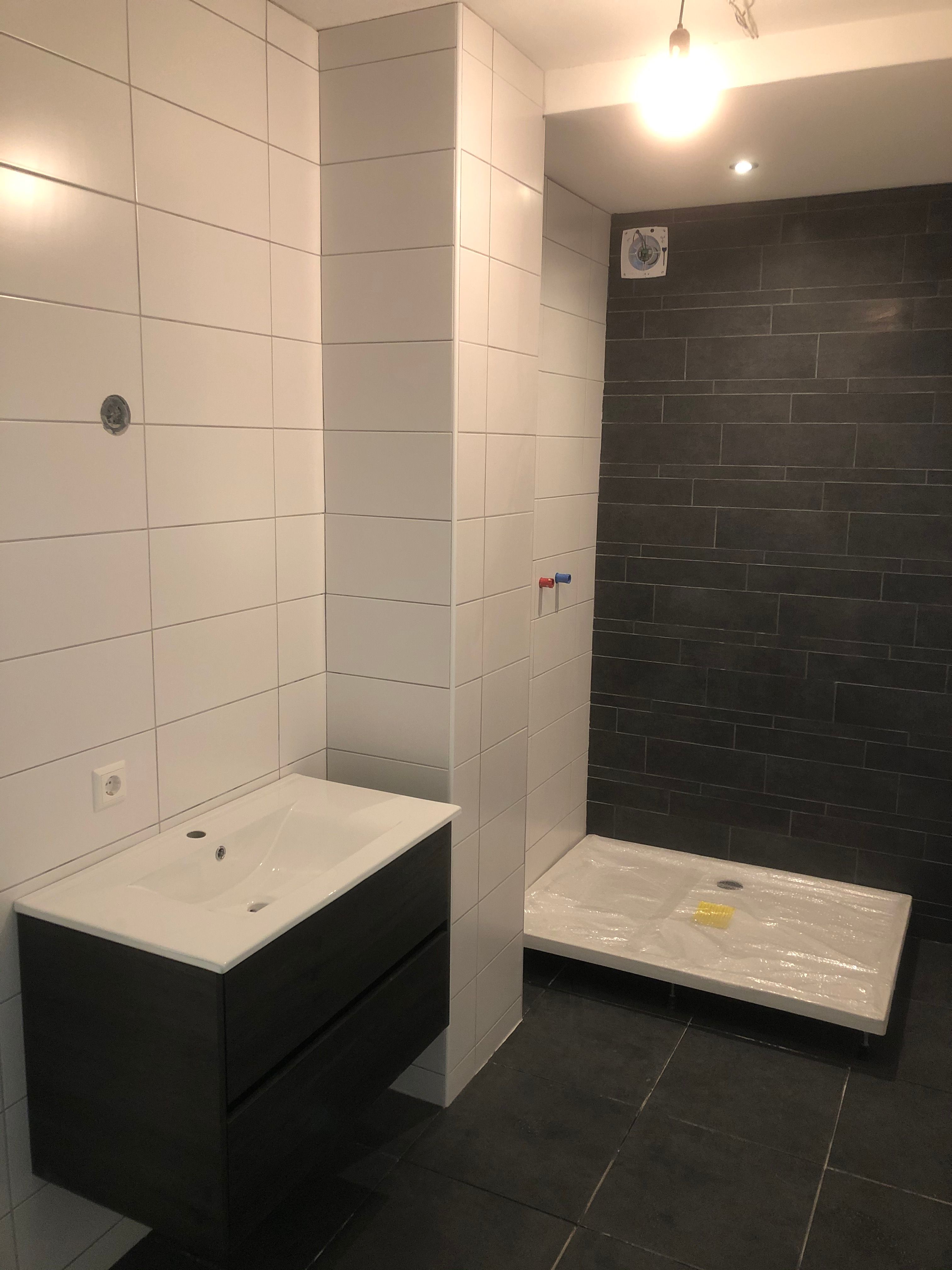 Kitten Toilet, Wastafel, Douche, Tegels Werkspot