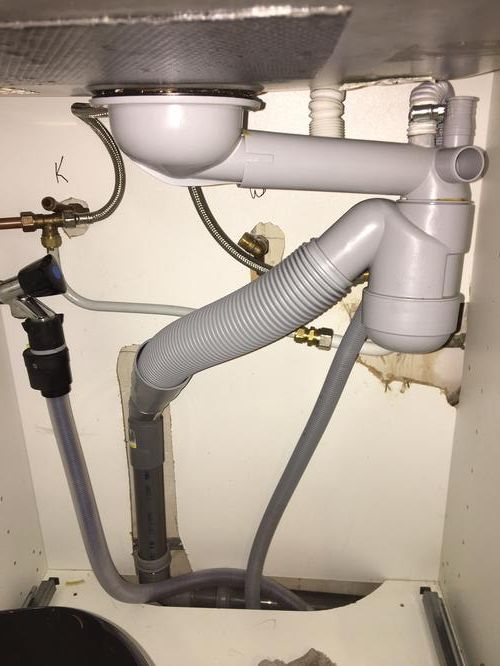 Nieuwe keuken. Water in gootsteen loopt niet goed door. Werkspot