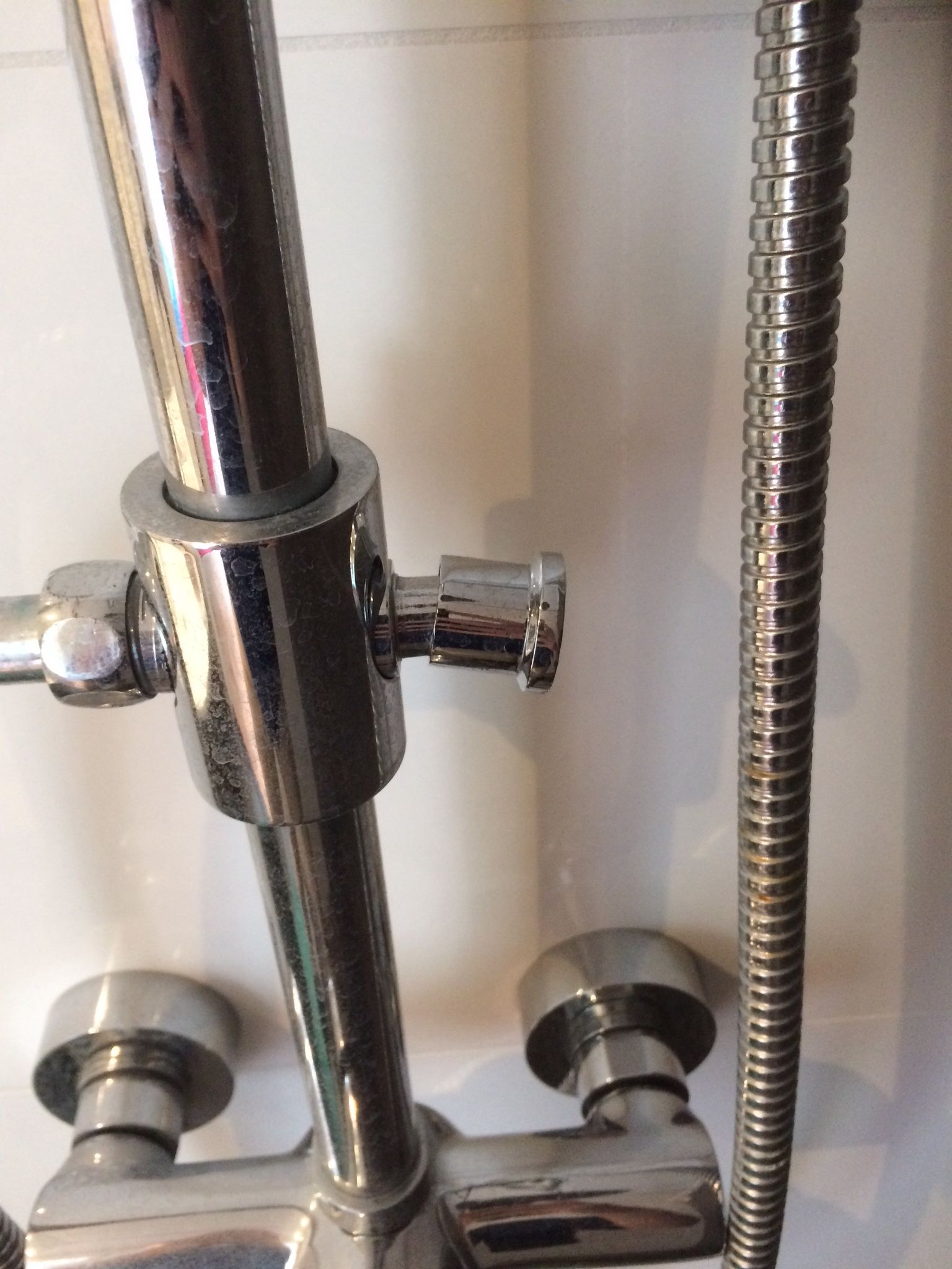 Schakelaar voor stortdouche / douchekop repareren Werkspot