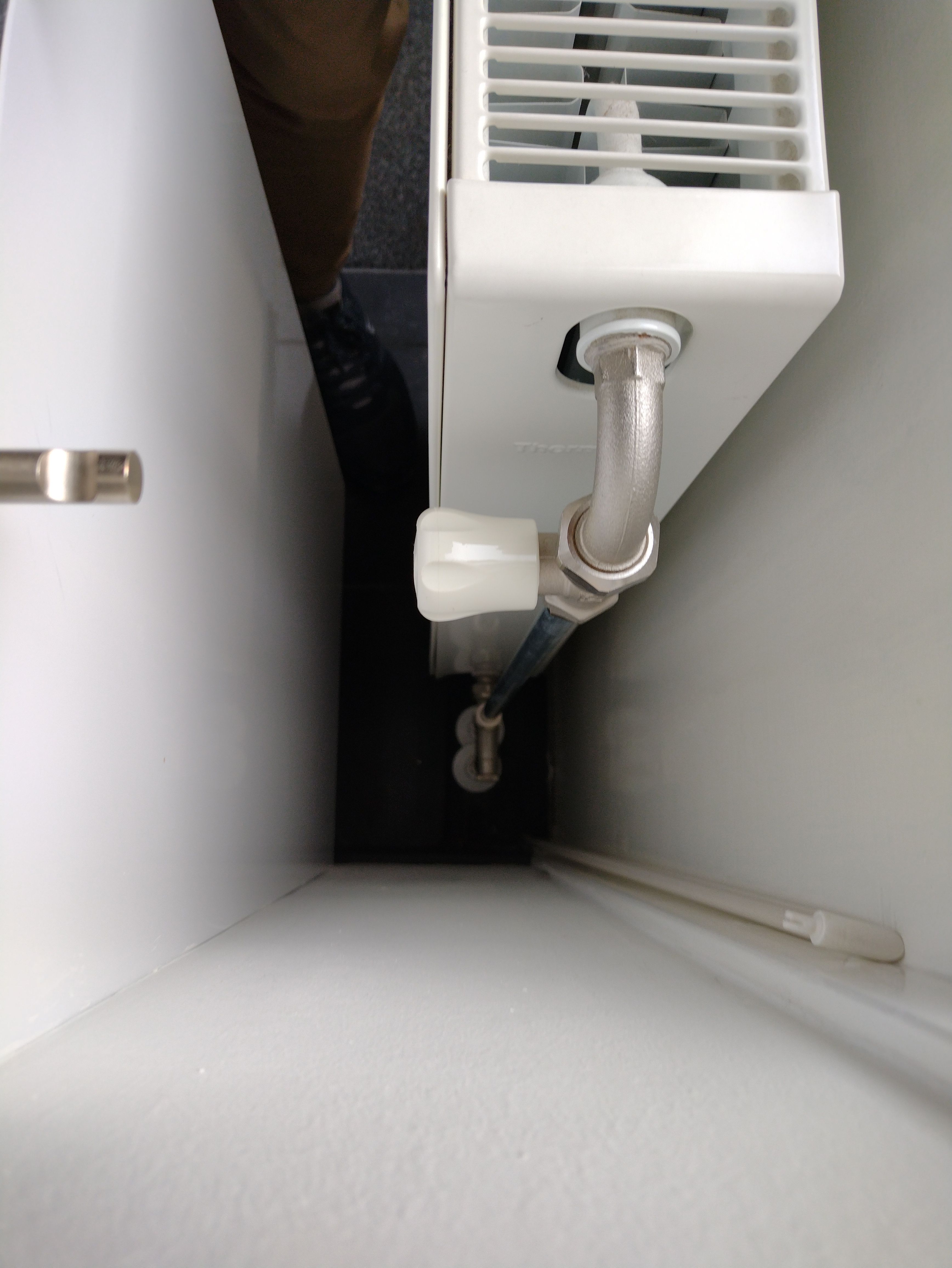 Radiatioren plaatsen of vervangen 1 radiator; Radiatoren repareren Werkspot