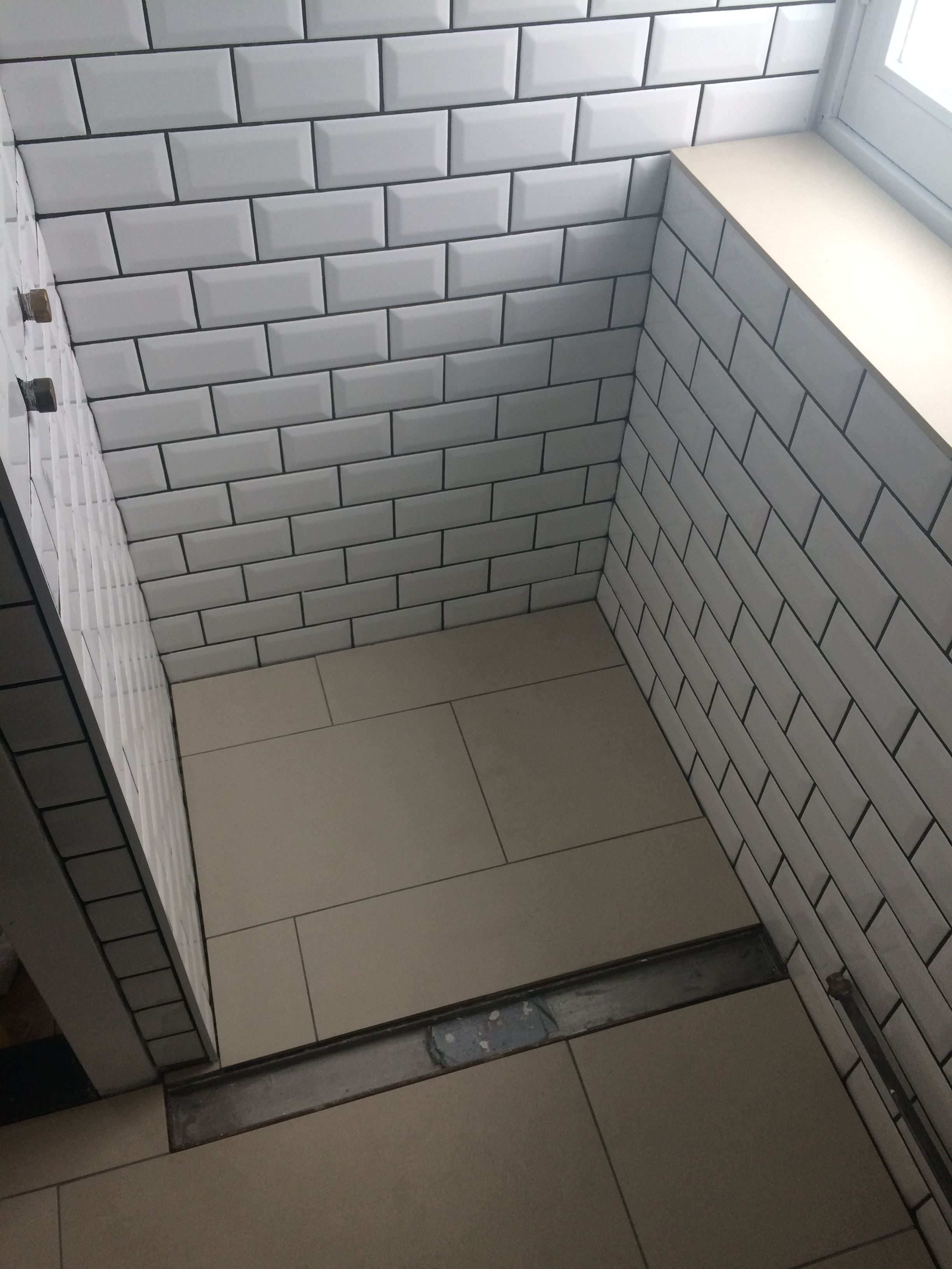 Kitten Douche, Bad, Tegels Werkspot