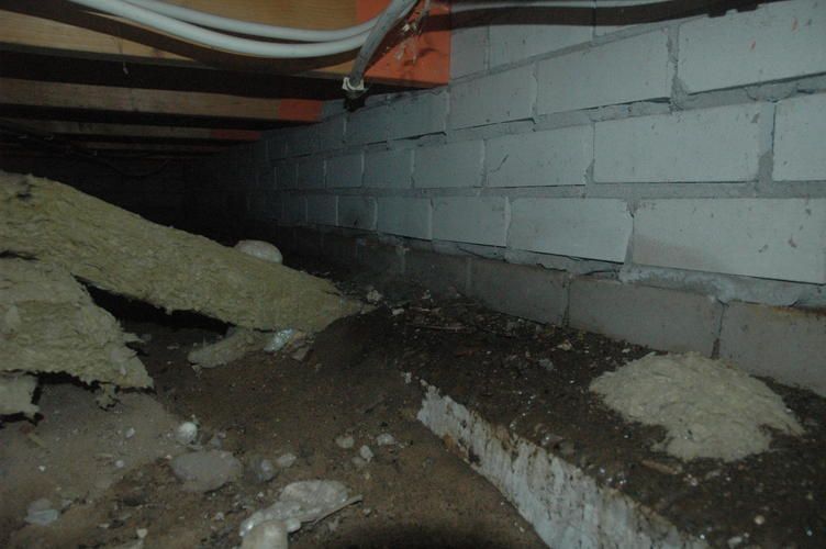 Vocht in de kruipruimte, vieze geur in huis Werkspot
