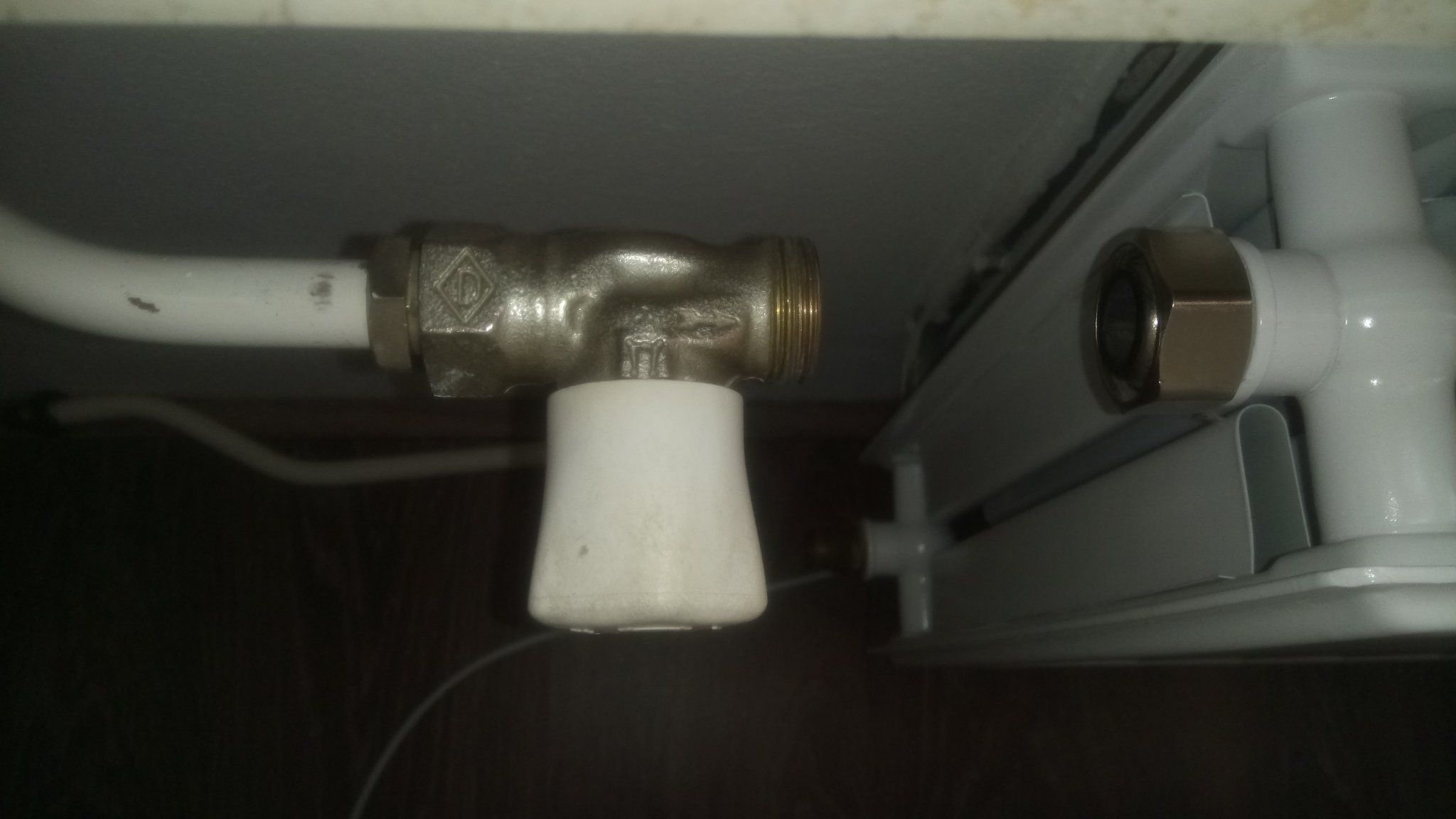 2 thermostaatkranen vervangen + onderhoud CV Werkspot