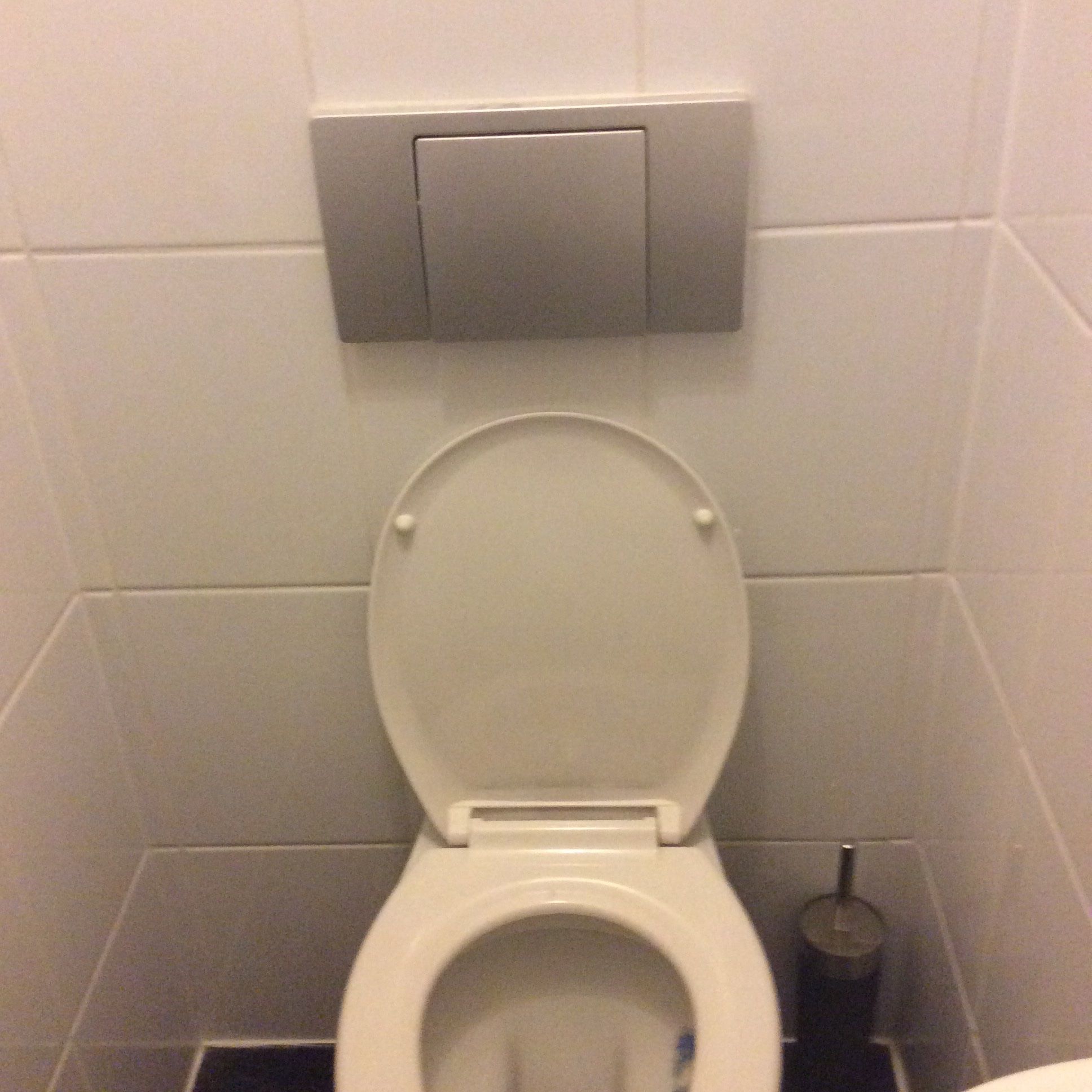 wc repareren, loopt door. Werkspot