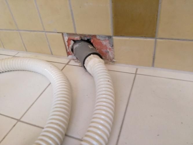 plaatsen douche bak, kraan, en glazen douchewanden Werkspot